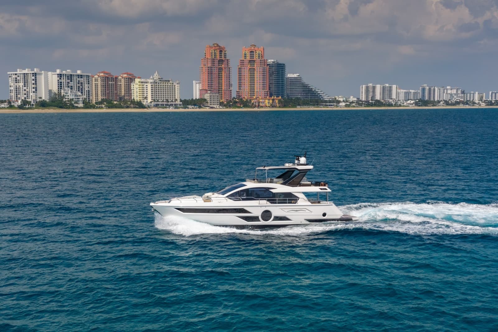 2023 Aicon 66 Vivere