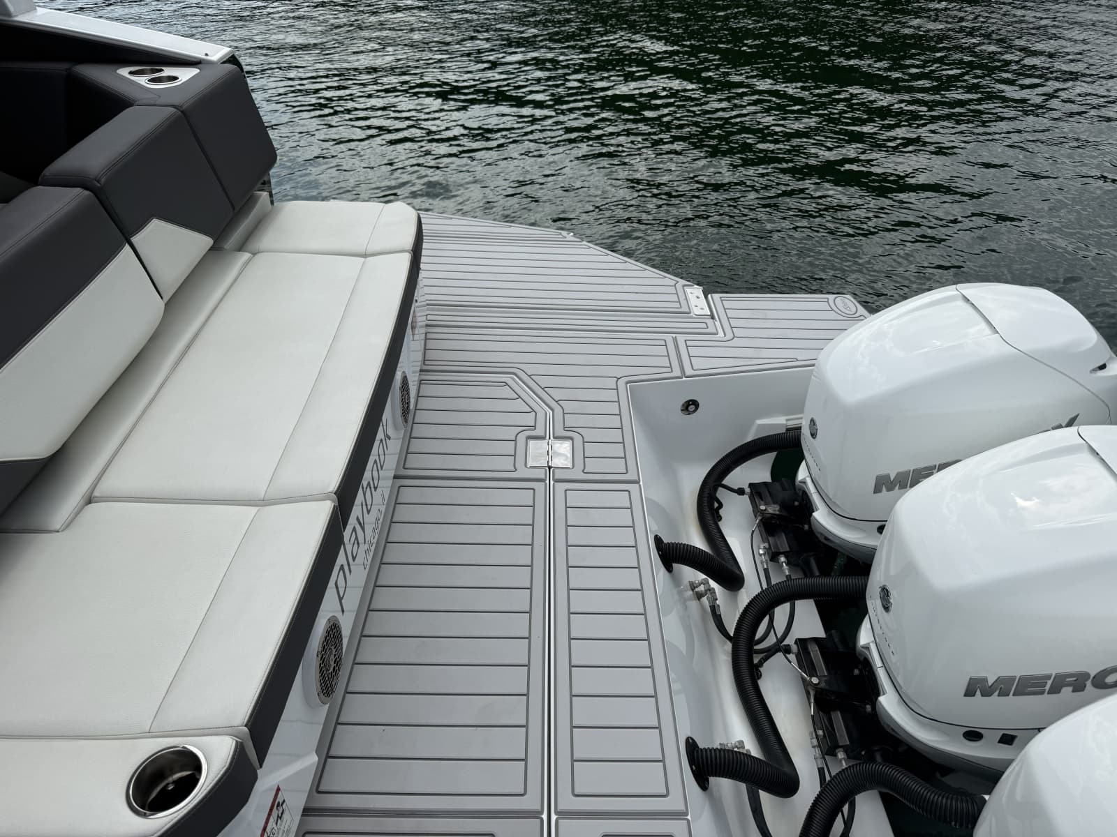 2021 Cruisers Yachts 42 GLS OB