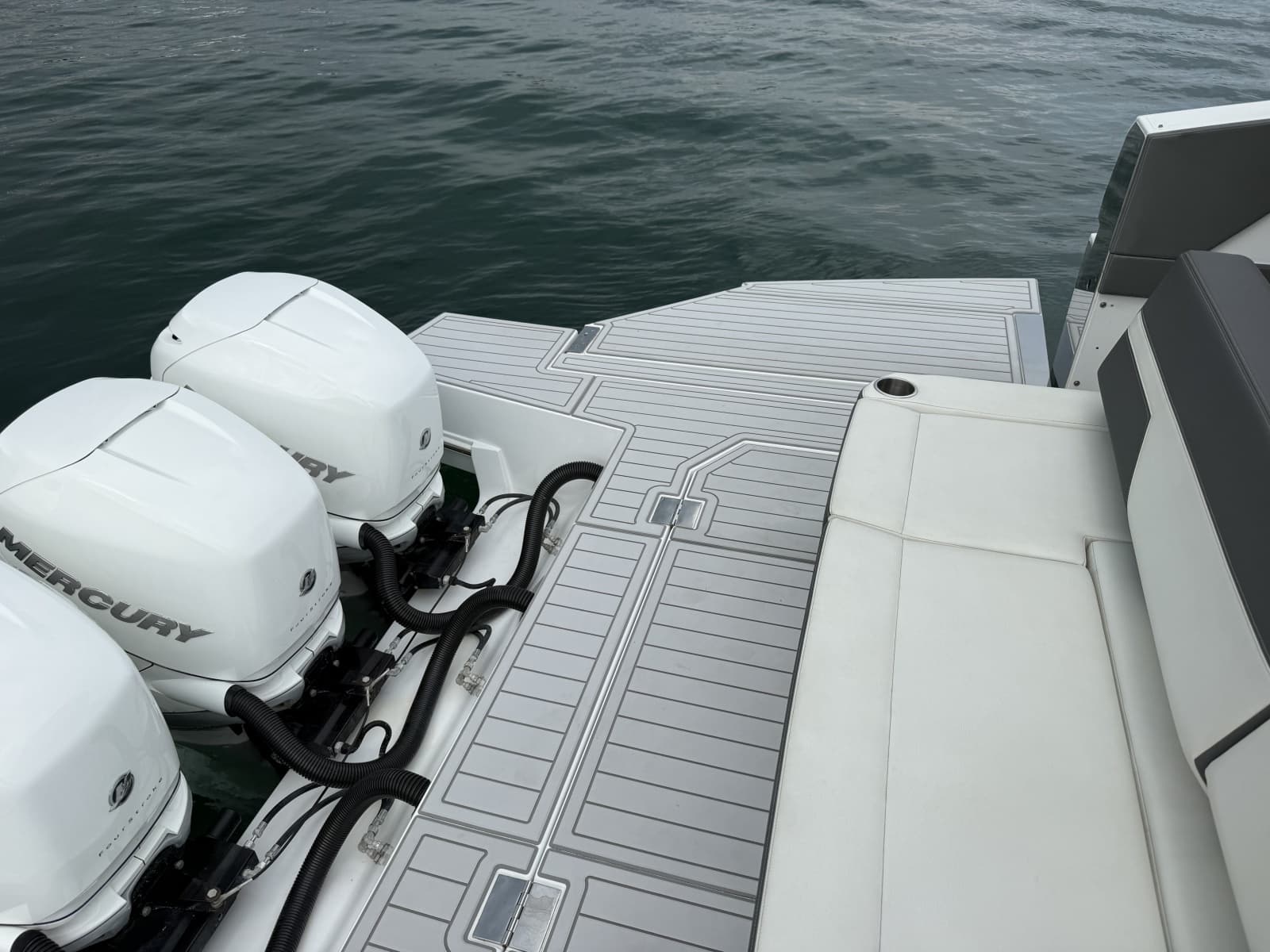 2021 Cruisers Yachts 42 GLS OB