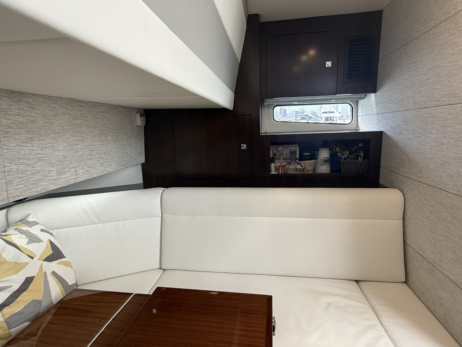 2021 Cruisers Yachts 42 GLS OB