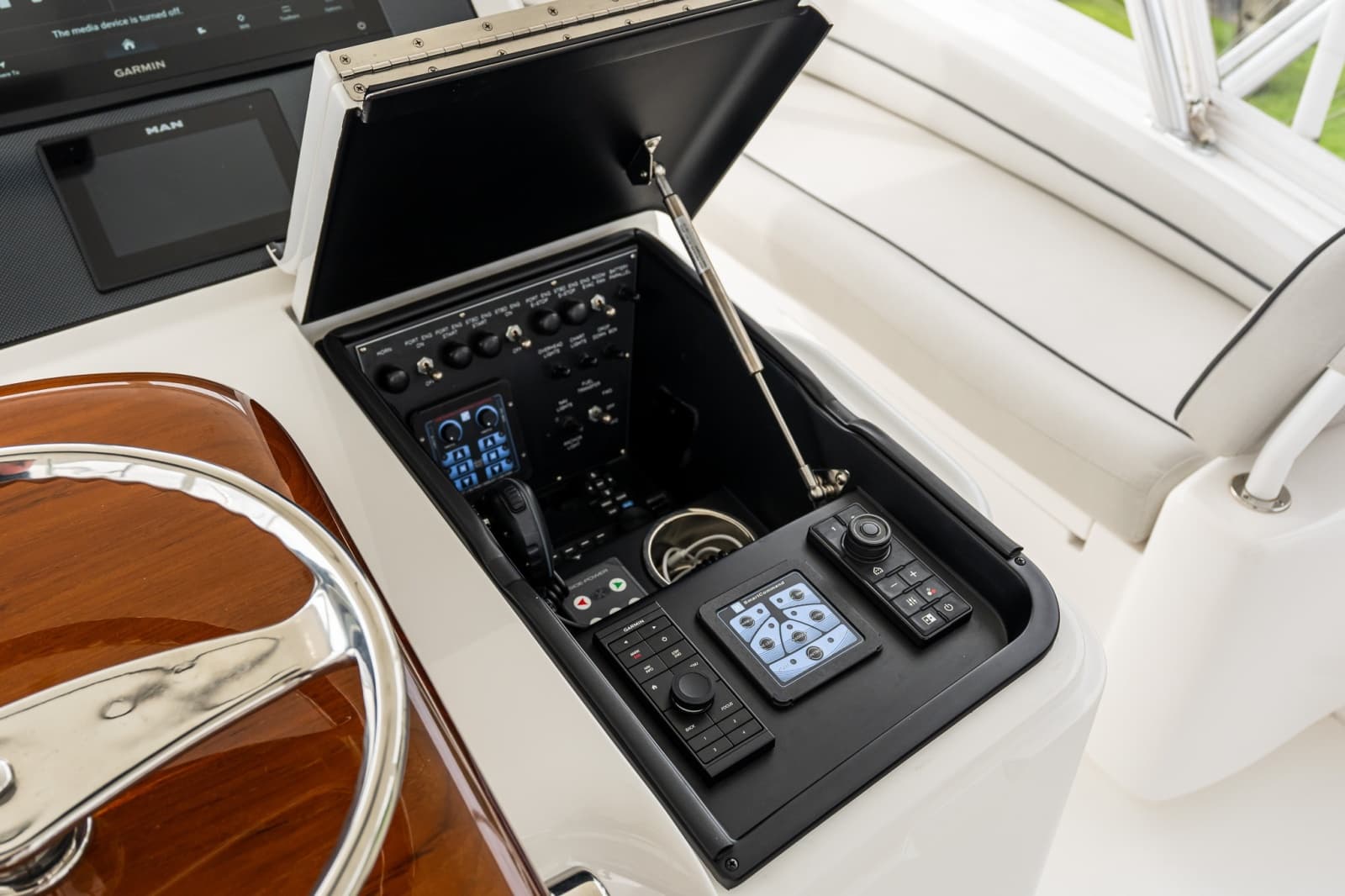 2022 Viking 48 Convertible