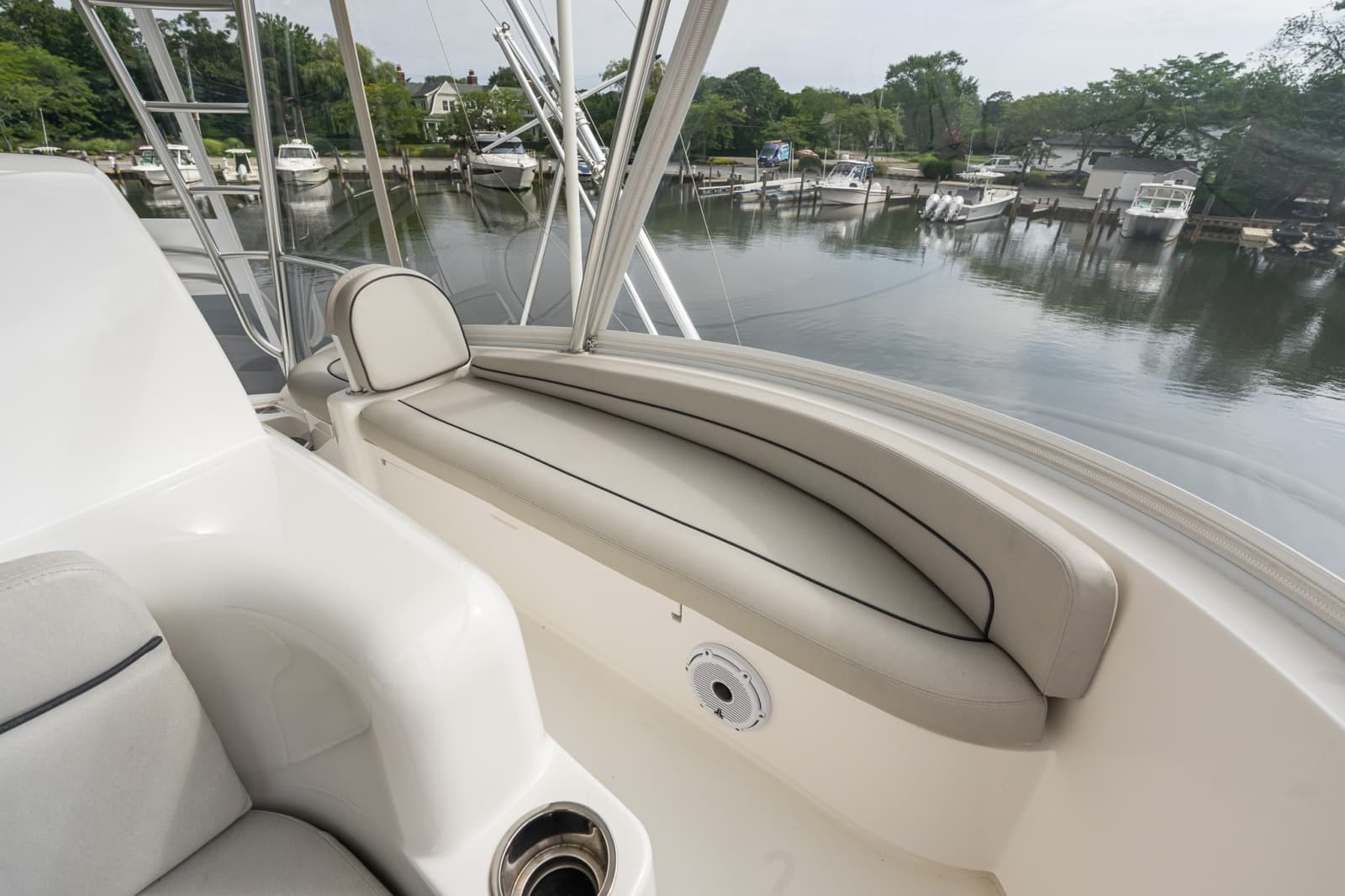 2022 Viking 48 Convertible