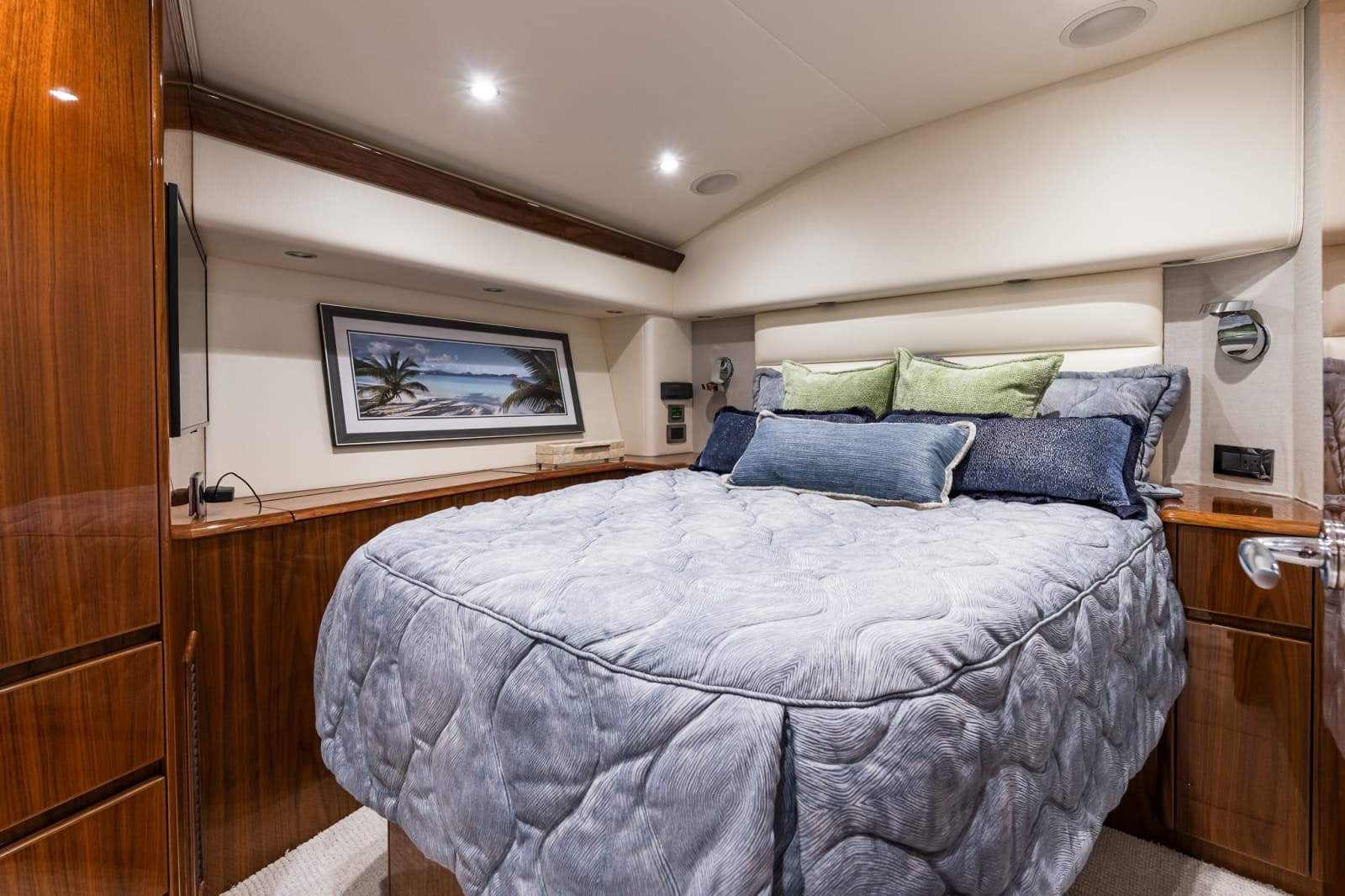 2022 Viking 48 Convertible