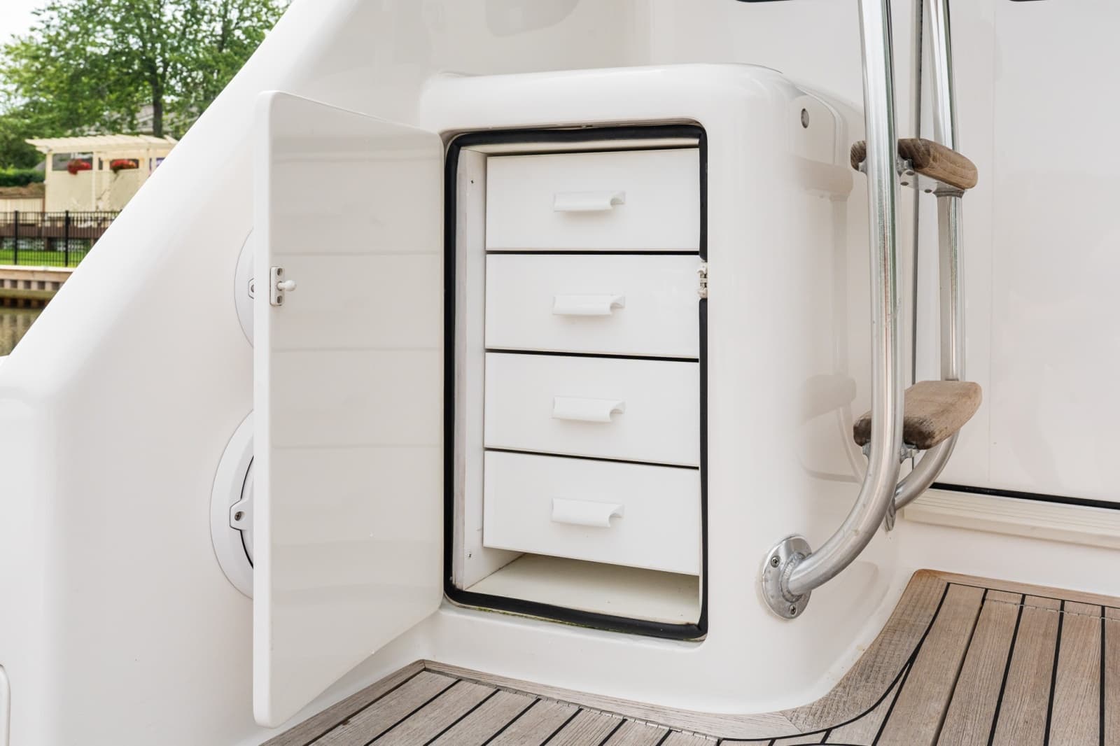 2022 Viking 48 Convertible