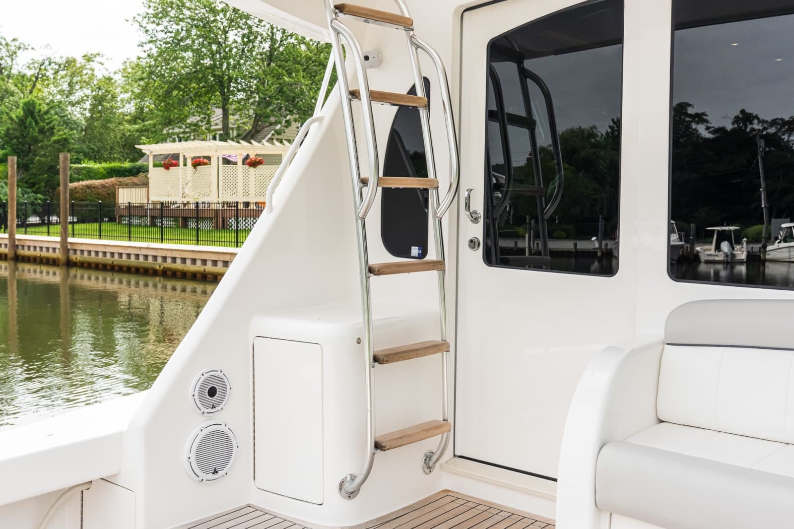 2022 Viking 48 Convertible