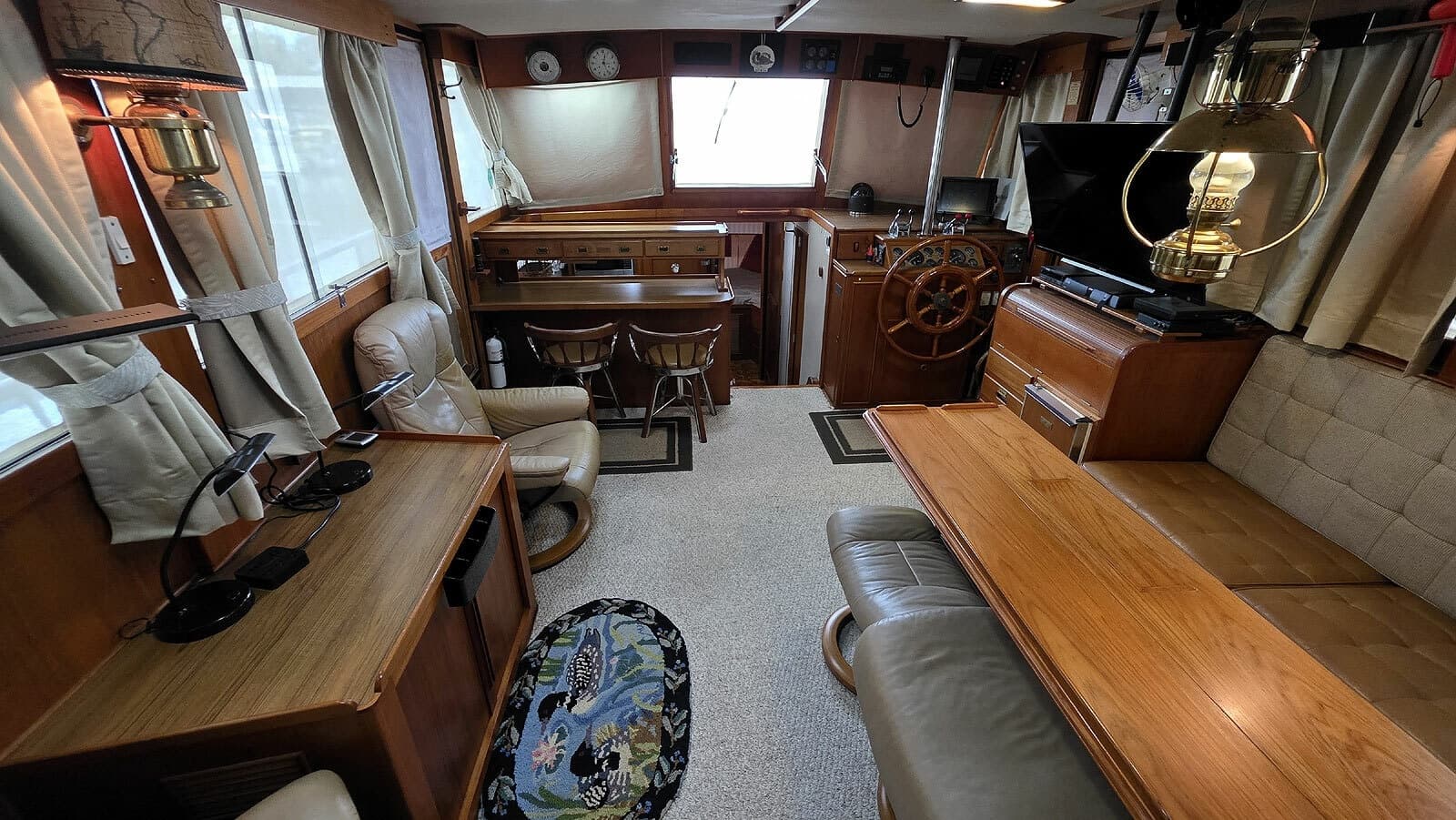 Main Cabin Forward