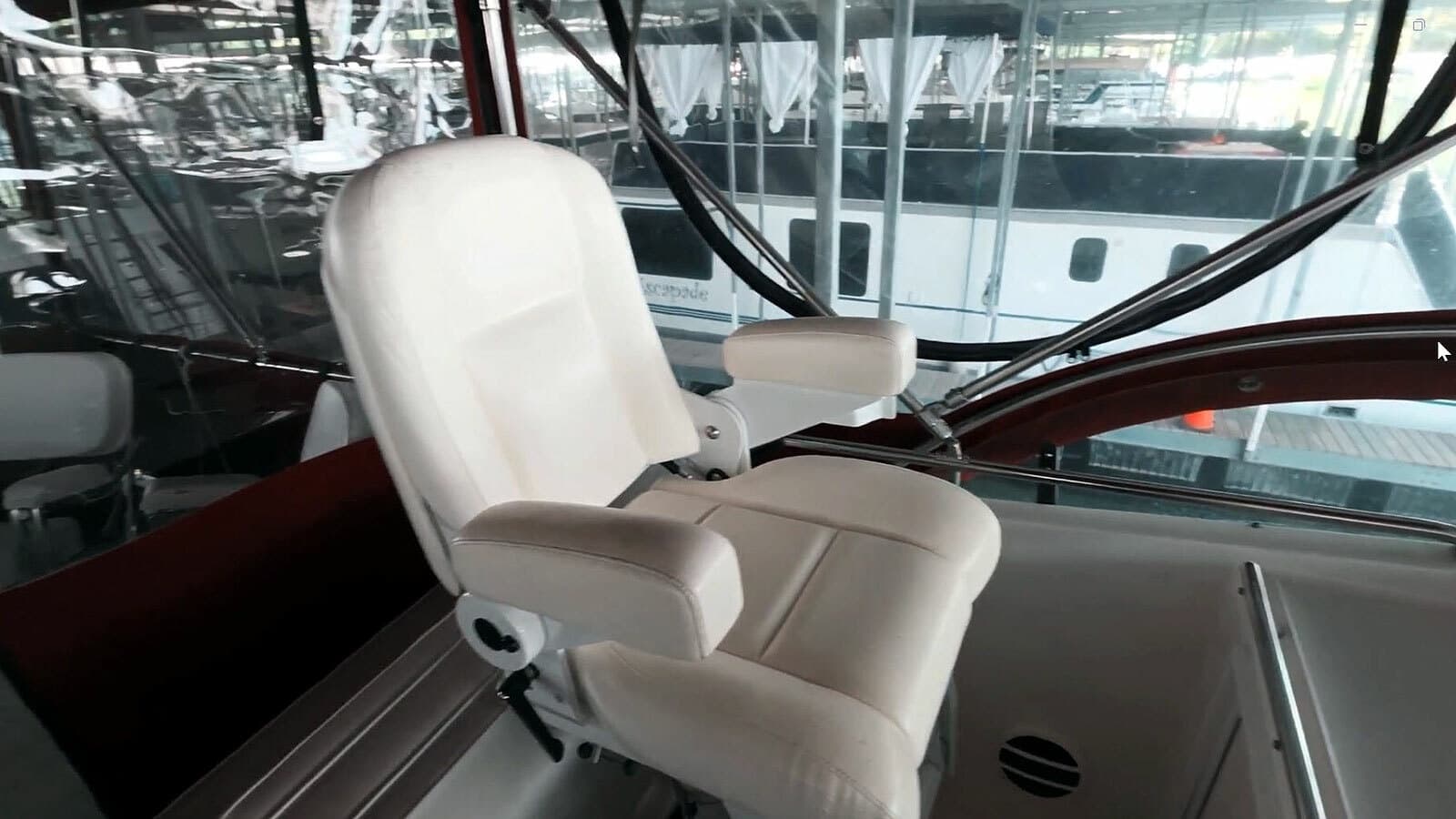 Flybridge Port