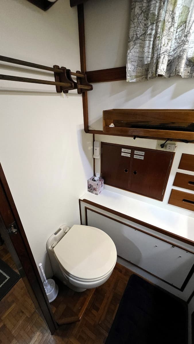 Owners Ensuite Head Toilet