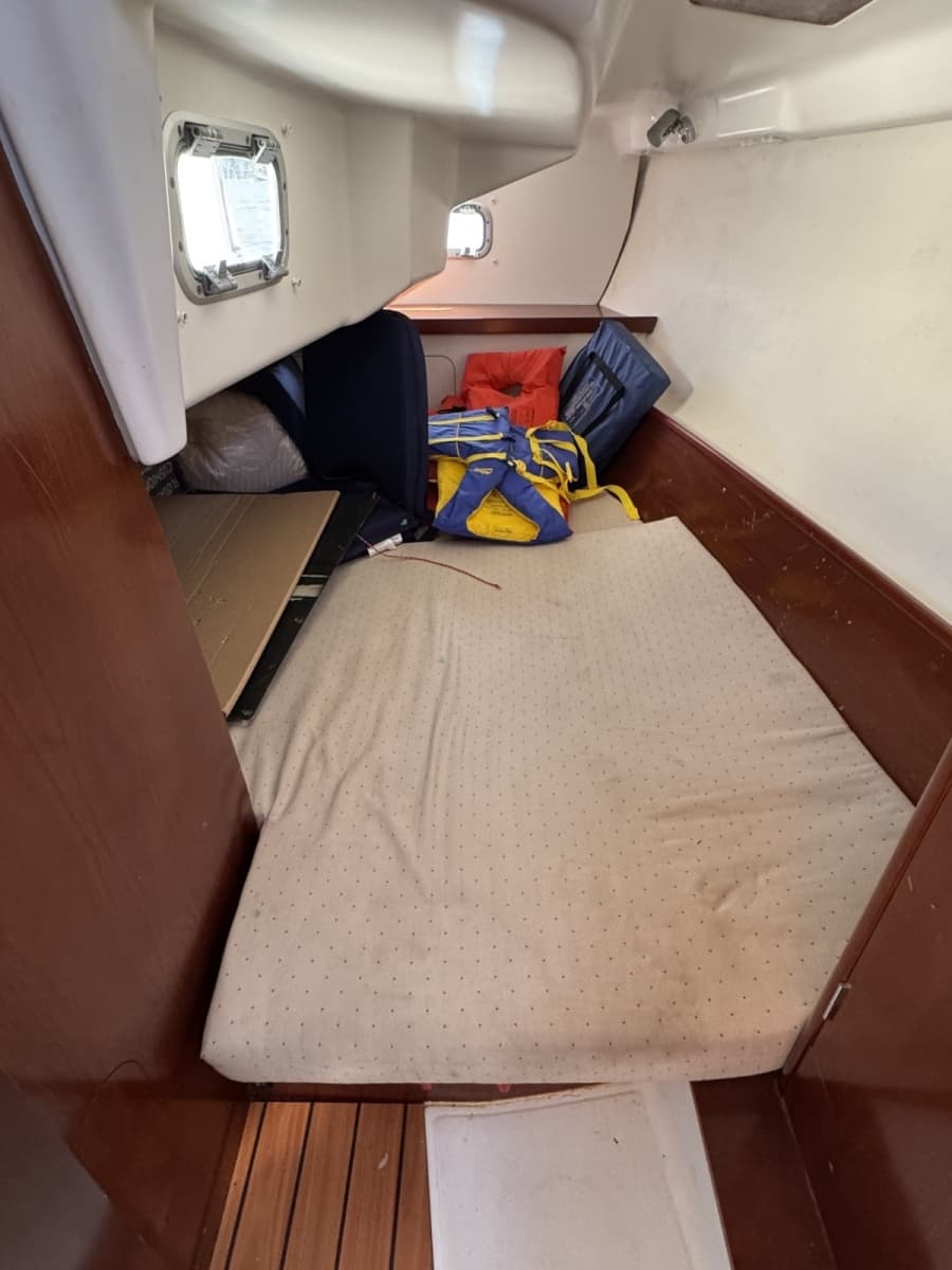 2004 Beneteau 