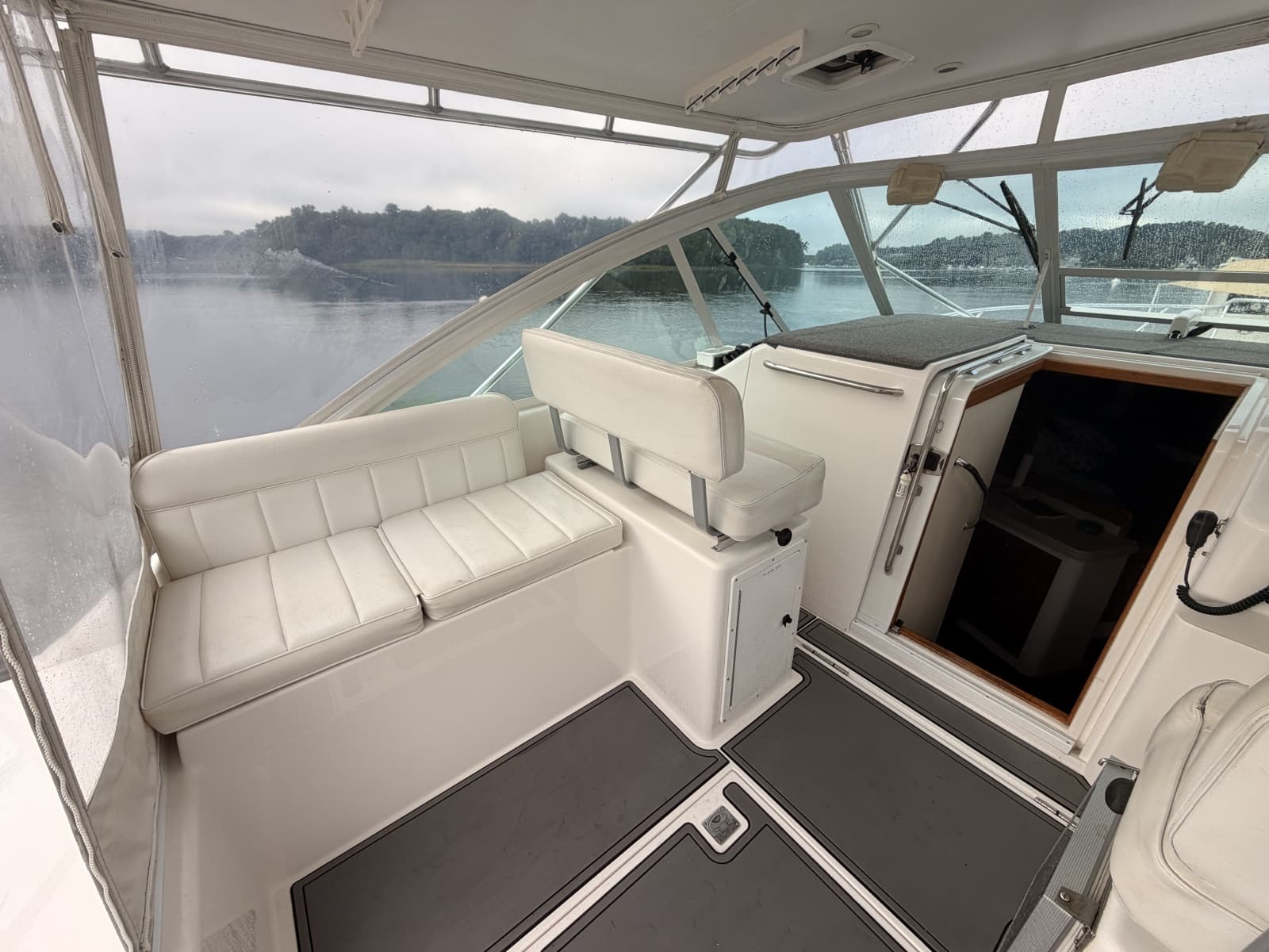 2003 Cabo 35 Express