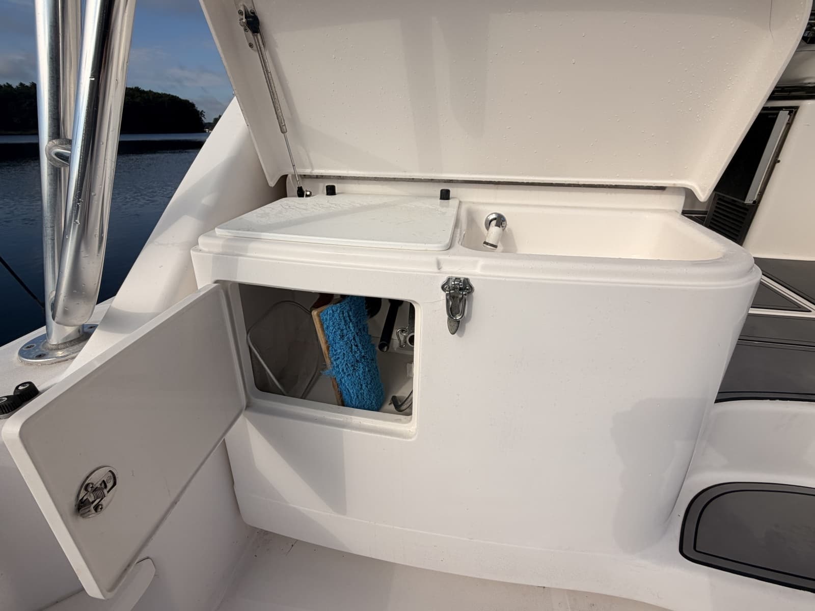 2003 Cabo 35 Express