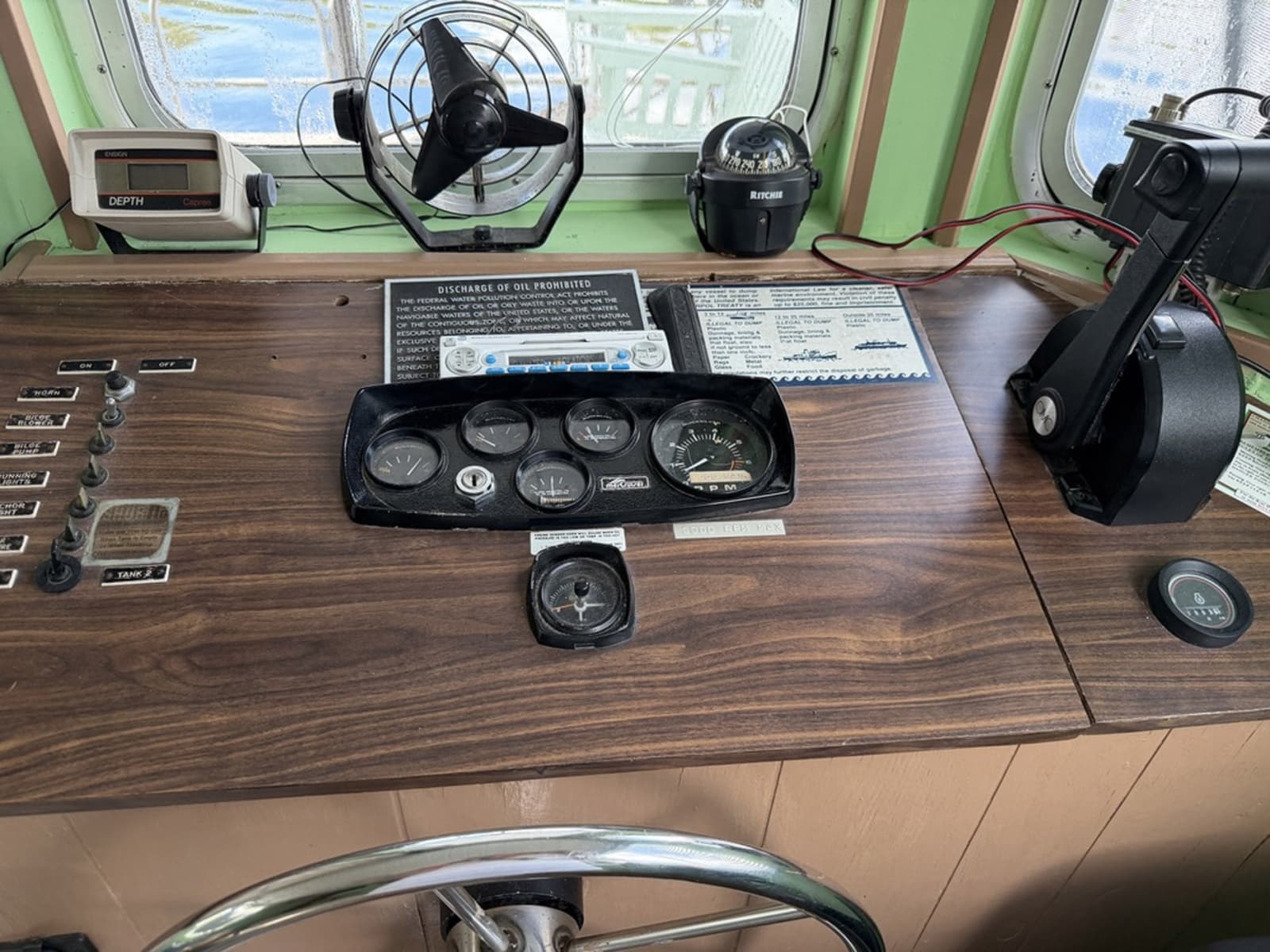 1988 Leisurecraft House Boat