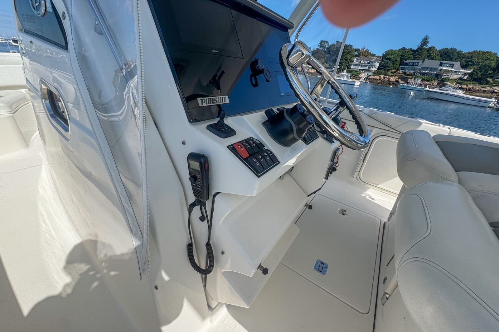 2020 Pursuit S 328 Sport