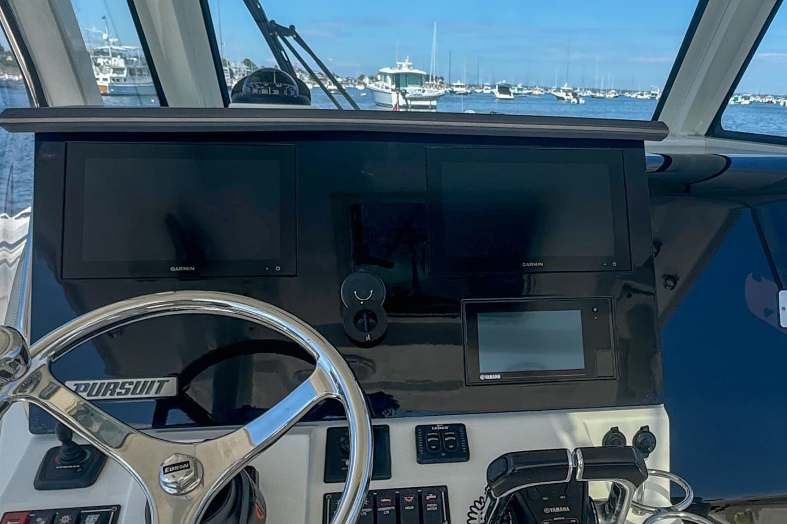 2020 Pursuit S 328 Sport
