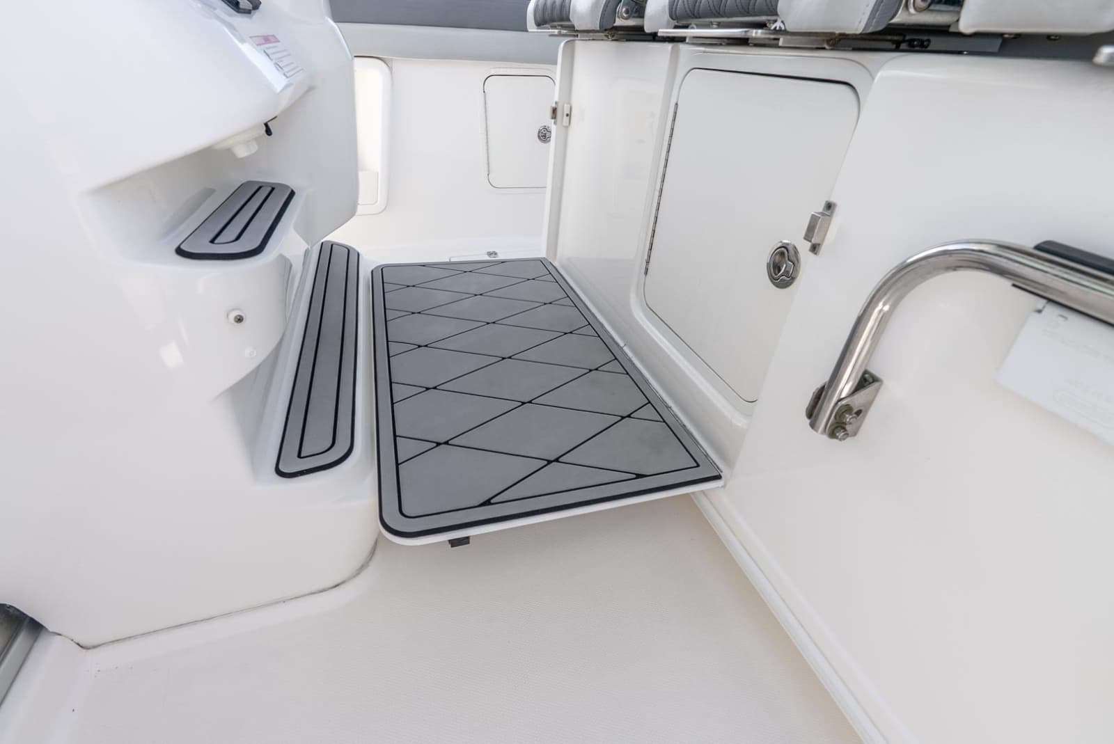2011 Boston Whaler 