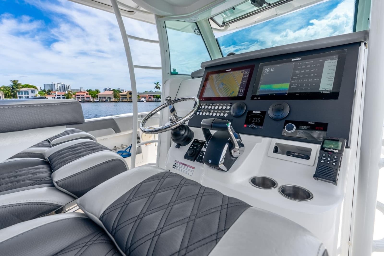 2011 Boston Whaler 