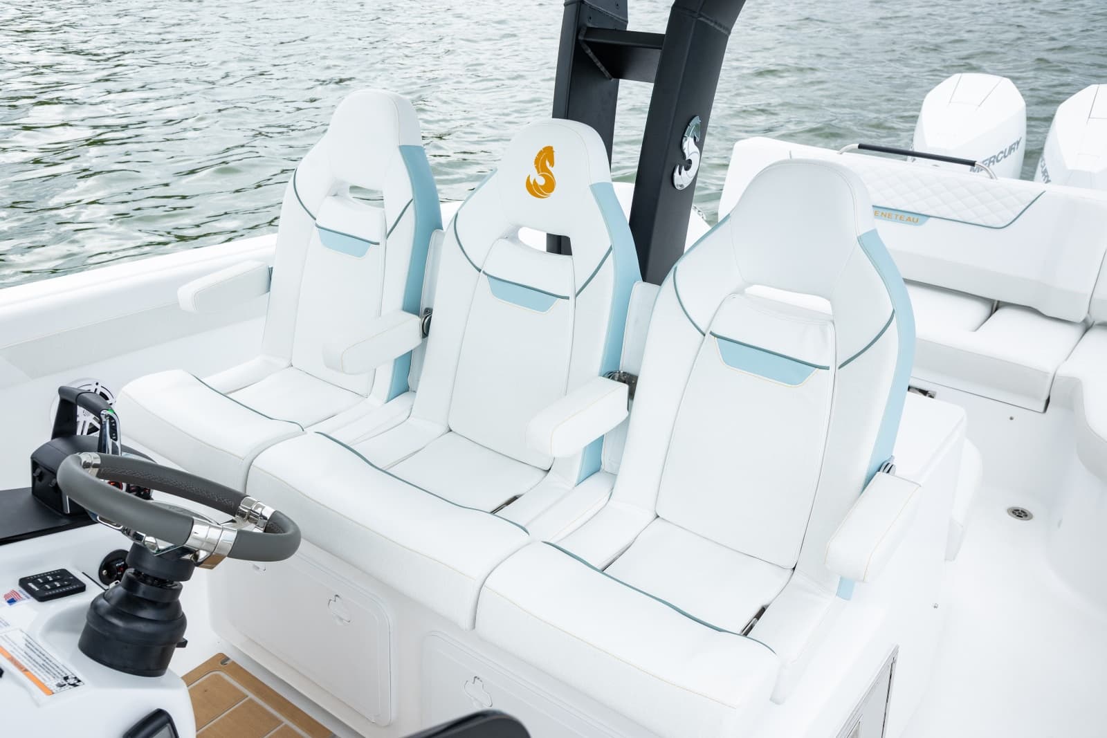 2027 Beneteau Flyer 30