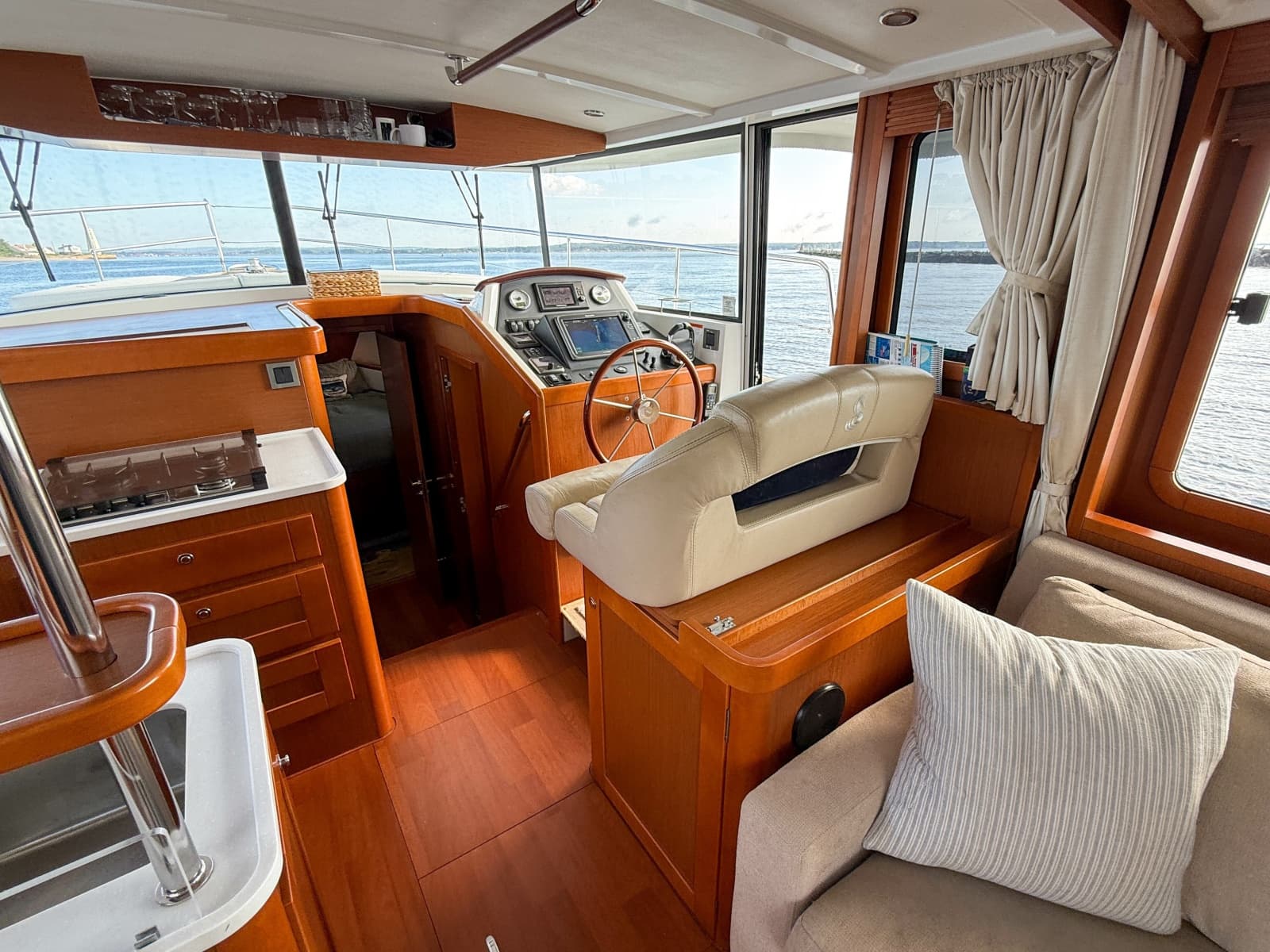 2015 Beneteau Swift Trawler 44