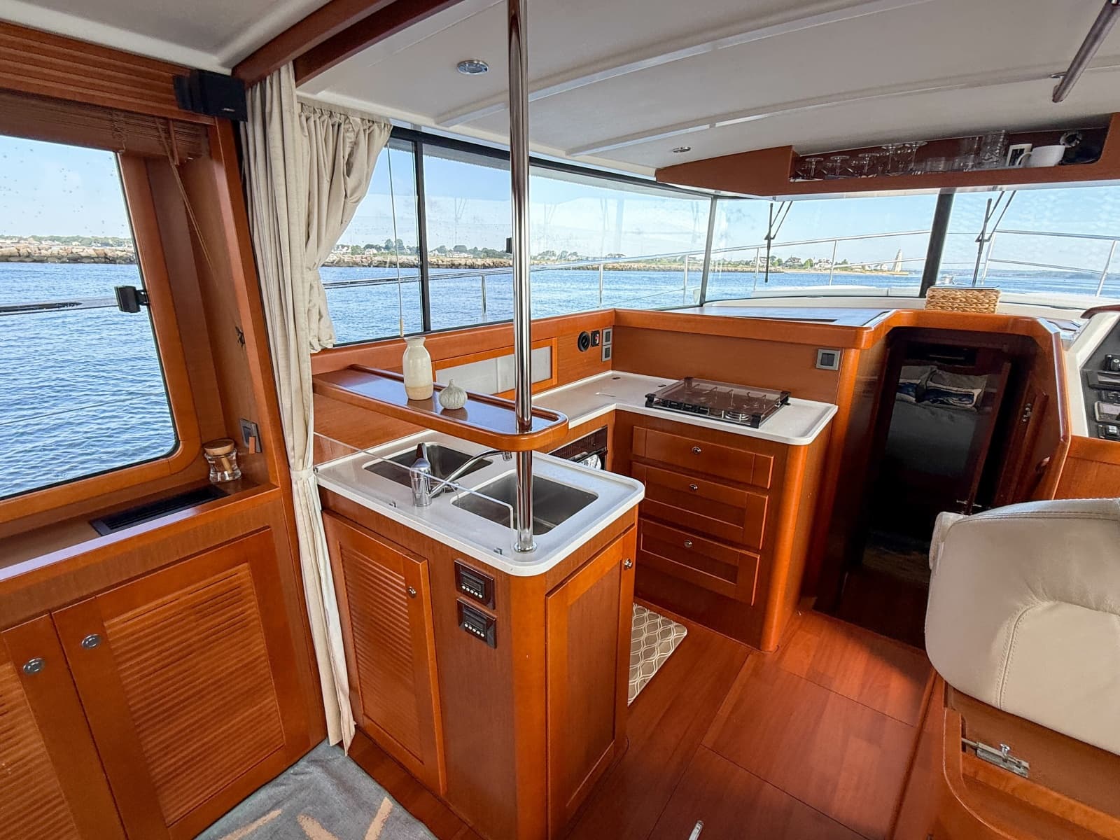 2015 Beneteau Swift Trawler 44