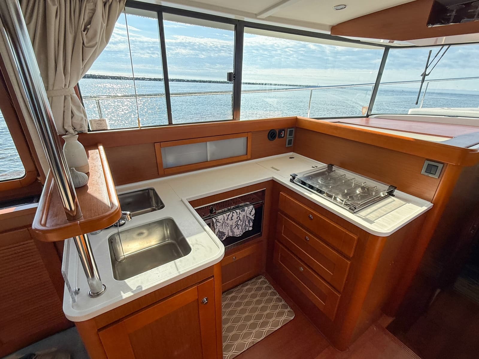2015 Beneteau Swift Trawler 44
