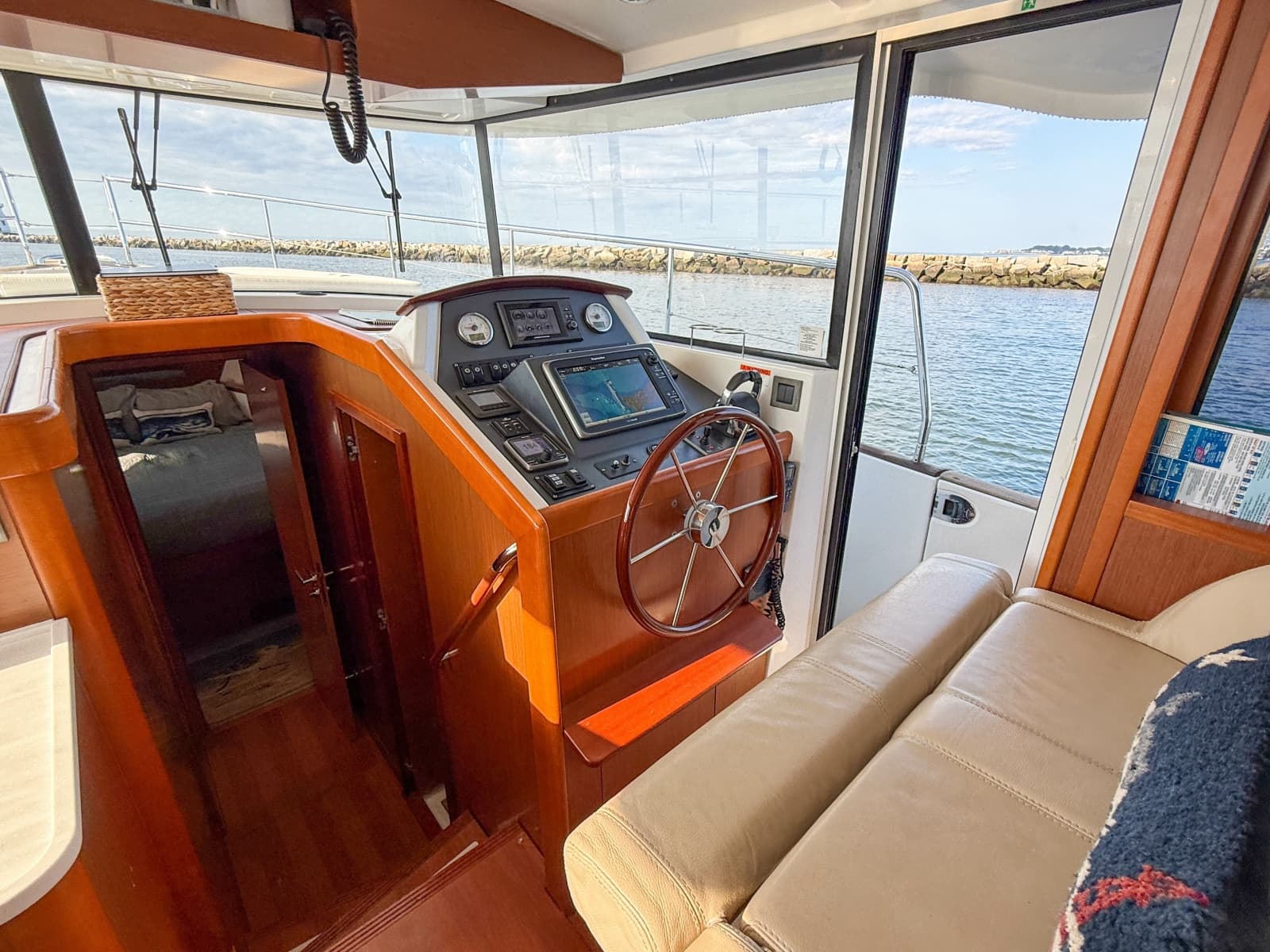 2015 Beneteau Swift Trawler 44