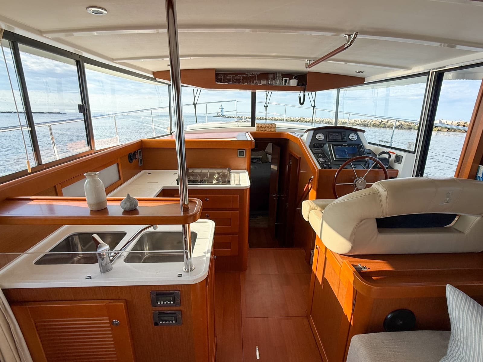 2015 Beneteau Swift Trawler 44