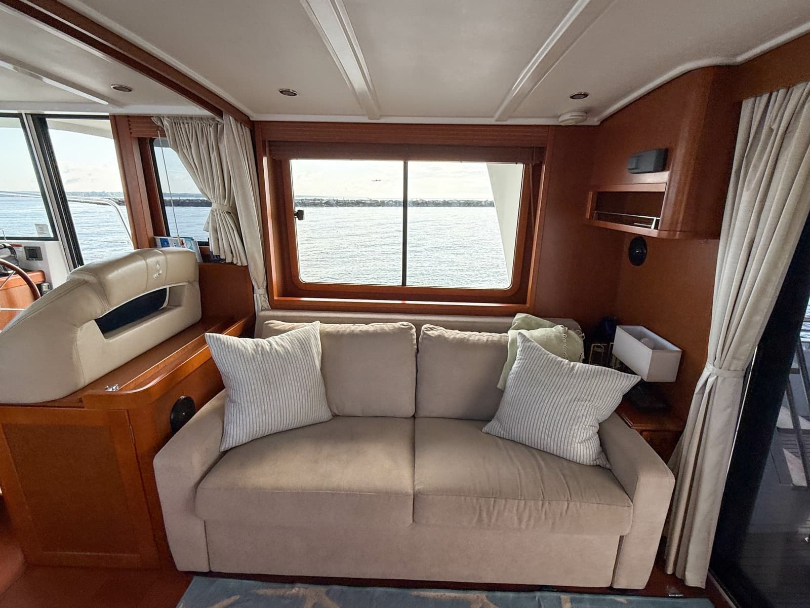 2015 Beneteau Swift Trawler 44