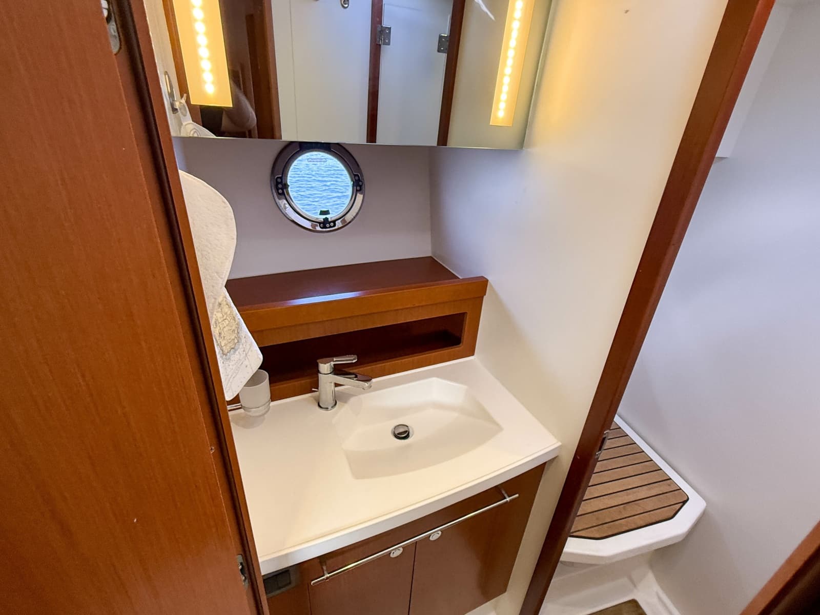 2015 Beneteau Swift Trawler 44