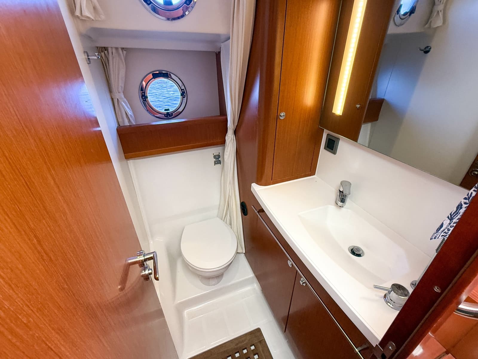 2015 Beneteau Swift Trawler 44