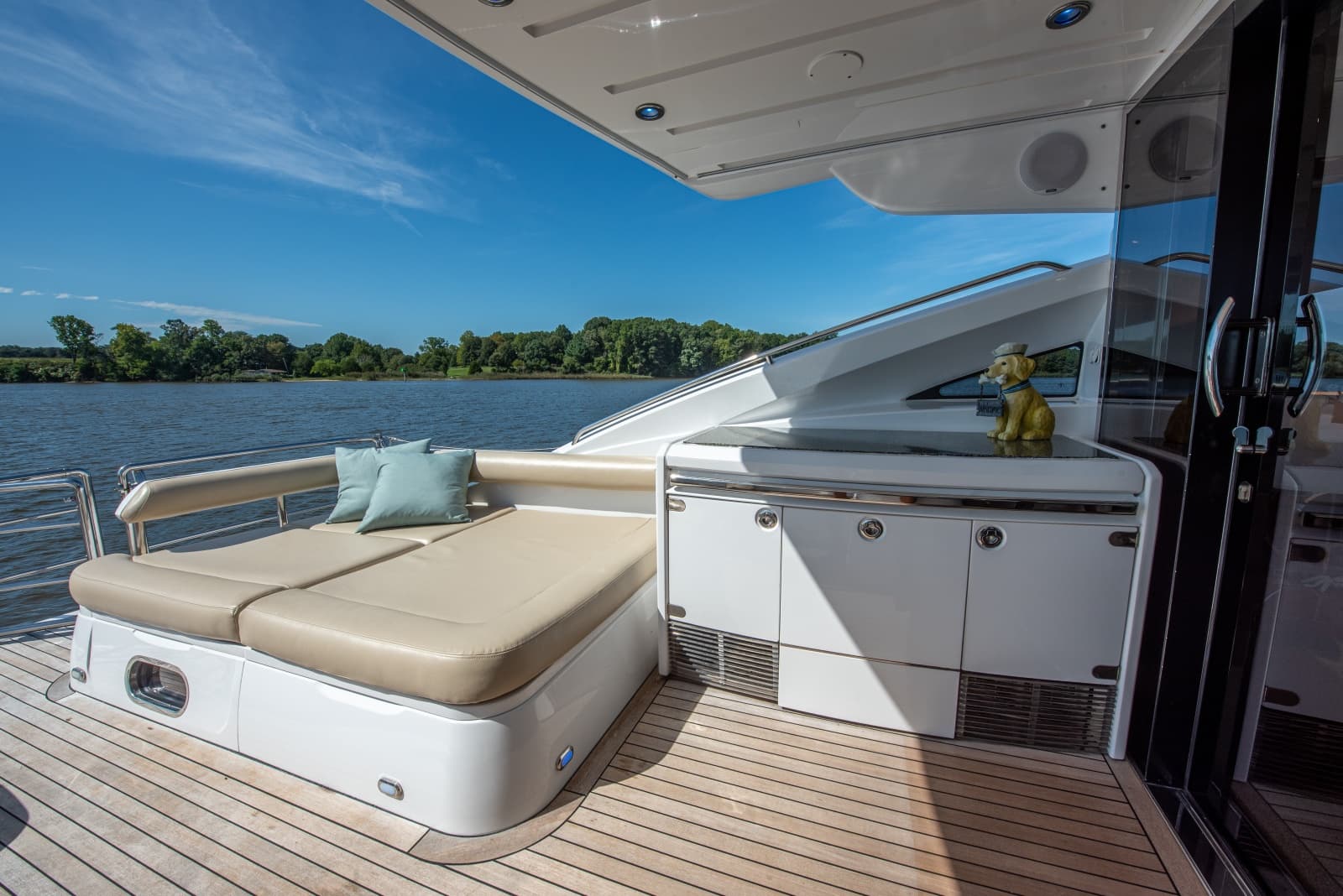 2006 Princess V65