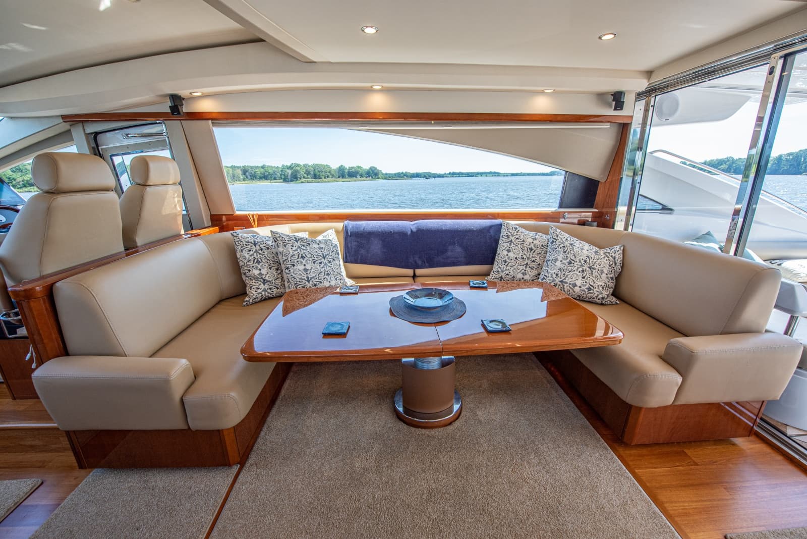 2006 Princess V65
