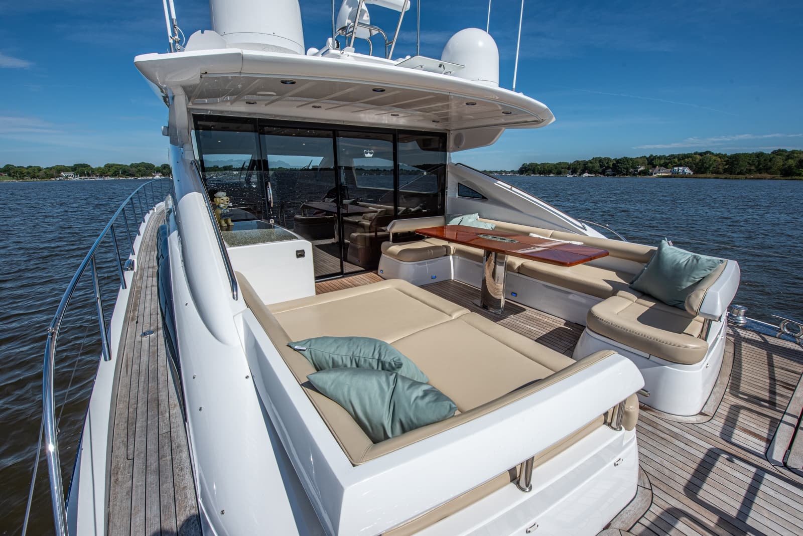 2006 Princess V65