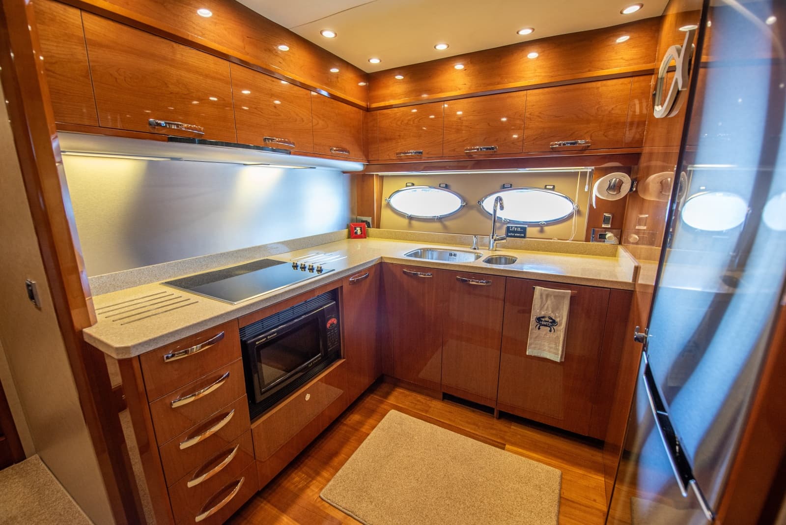 2006 Princess V65