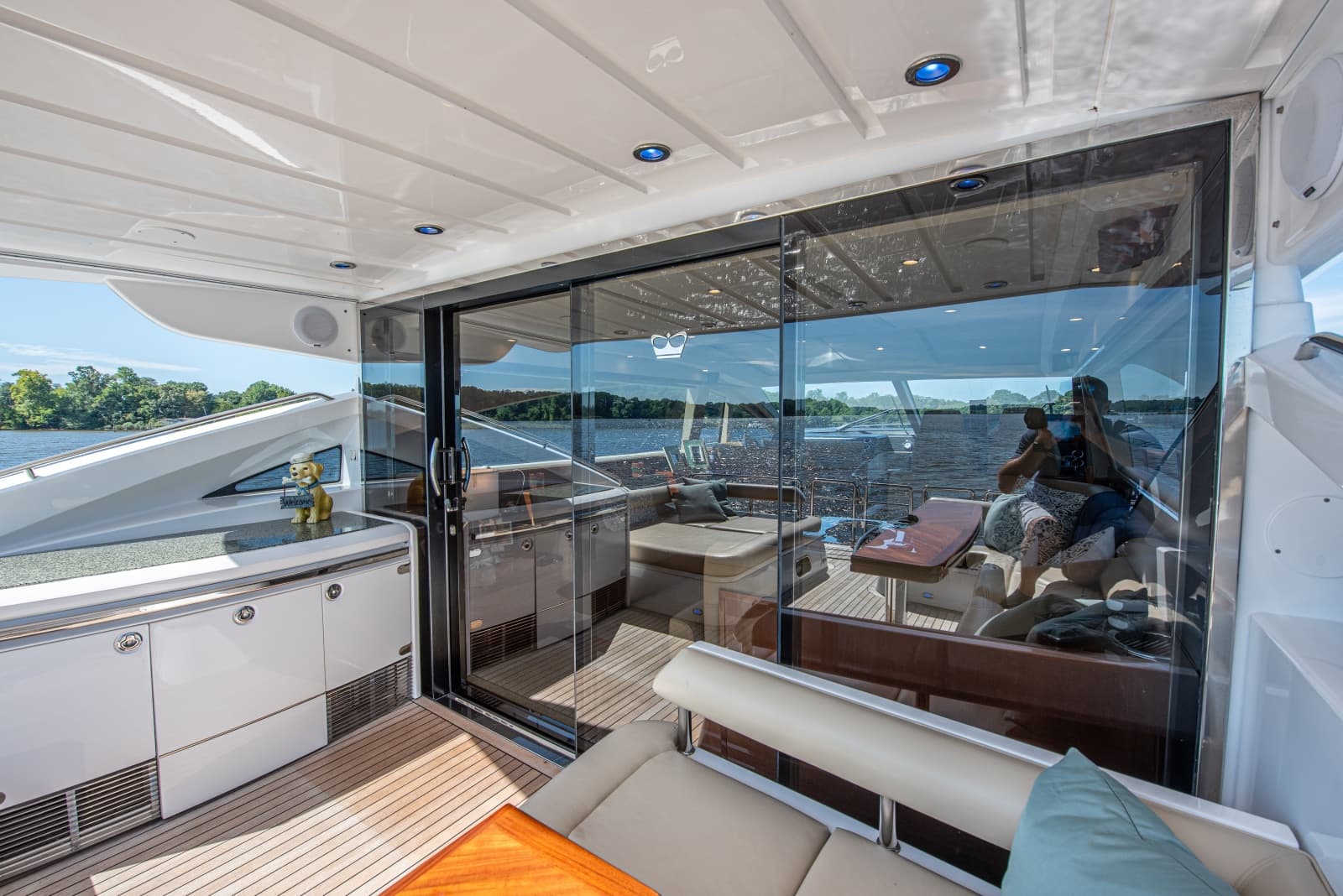 2006 Princess V65