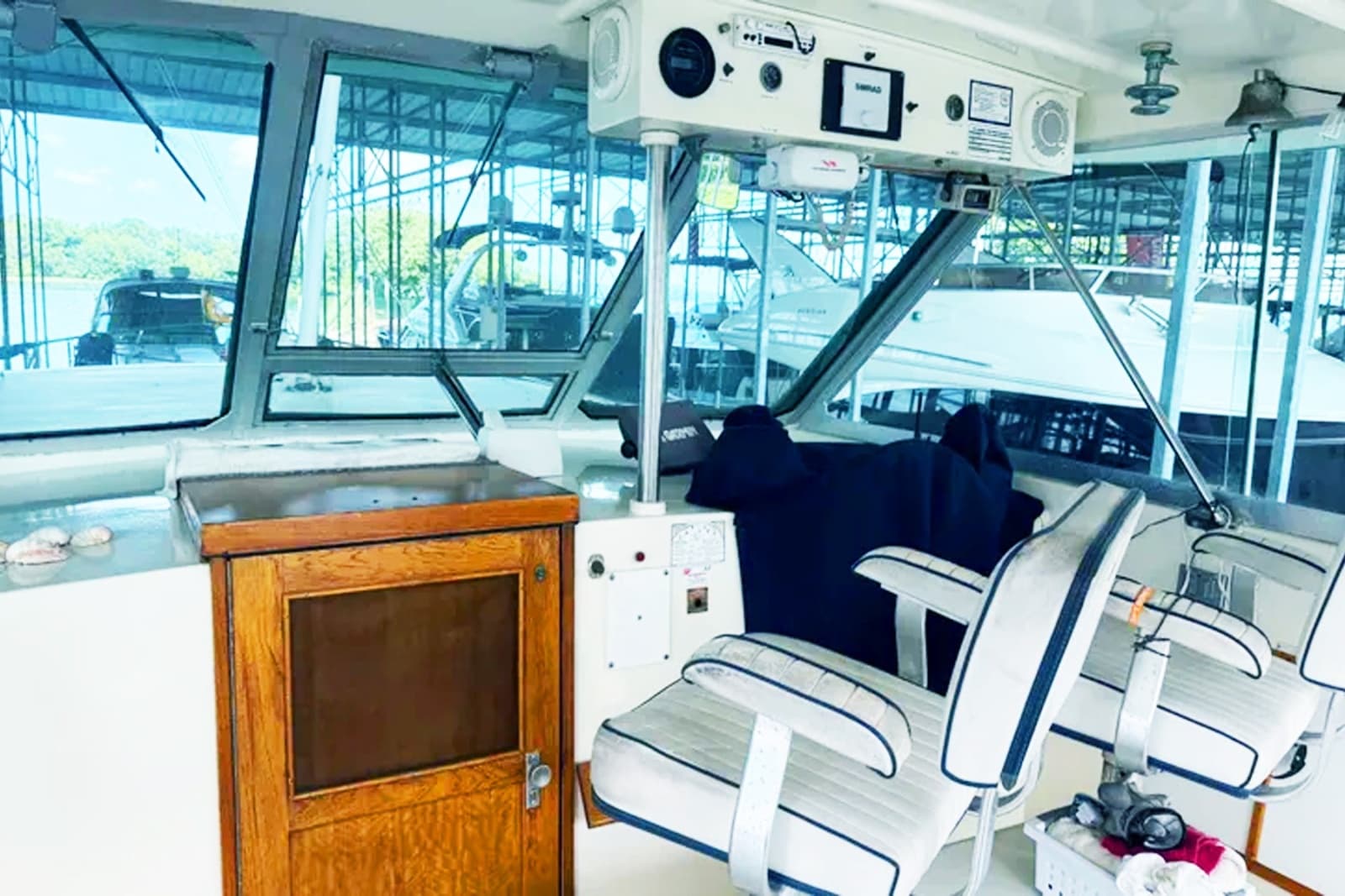 1973 Hatteras Double Cabin