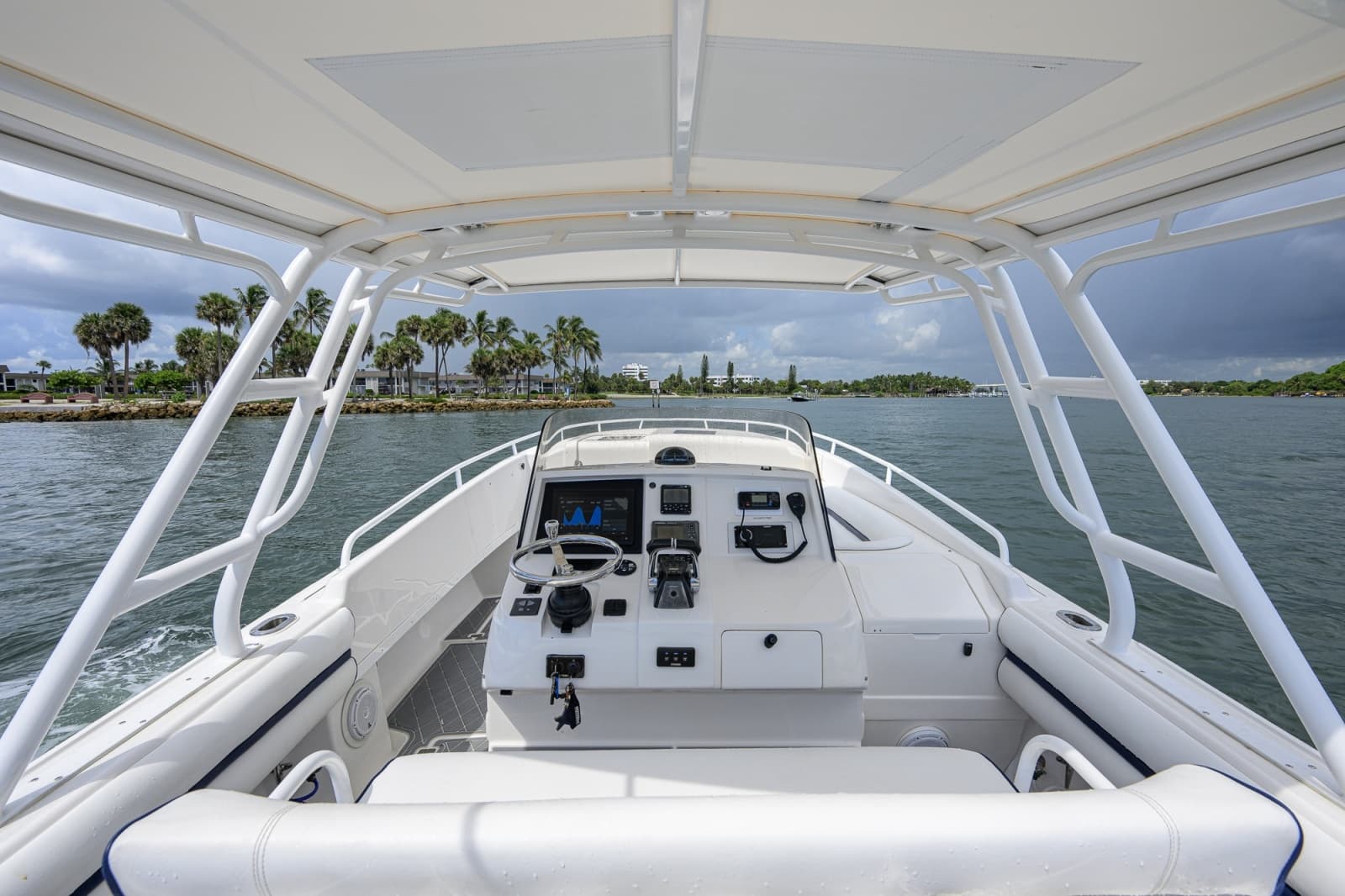 2009 Intrepid 370