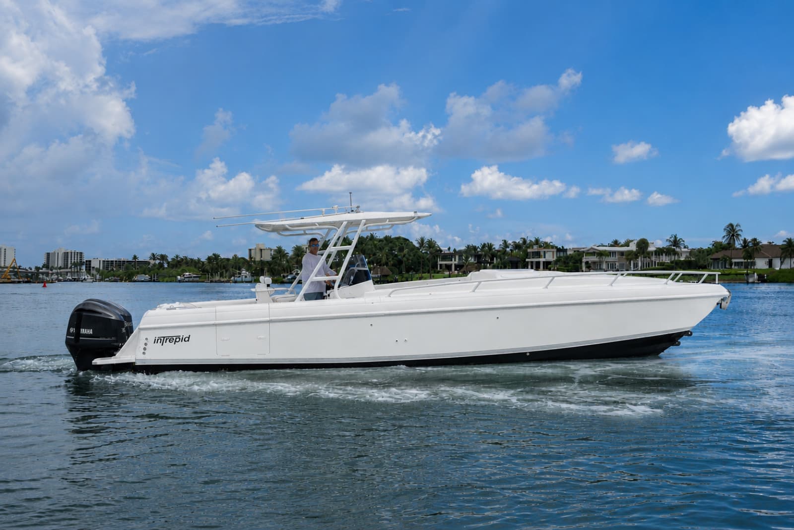 2009 Intrepid 370
