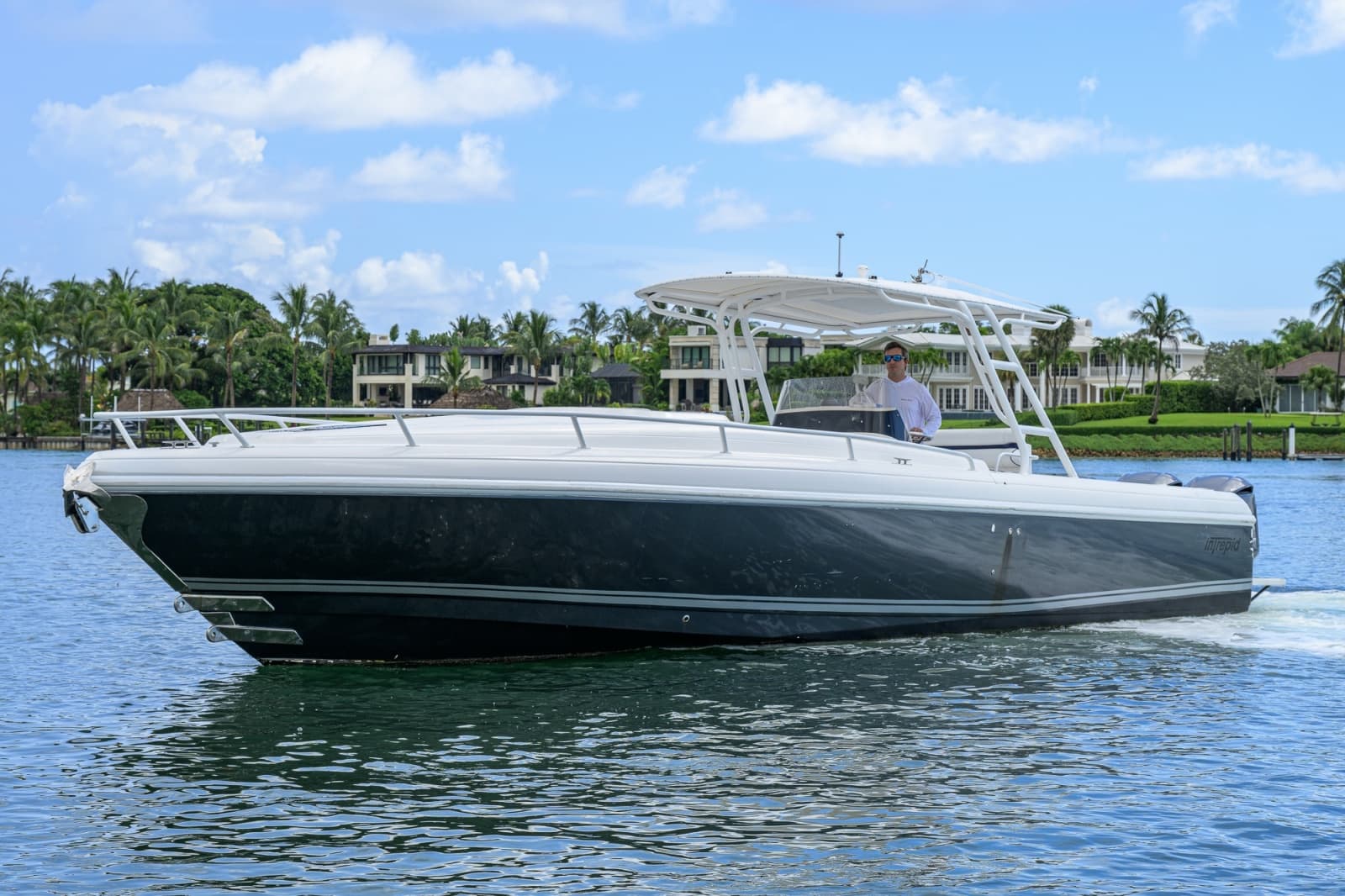 2009 Intrepid 370