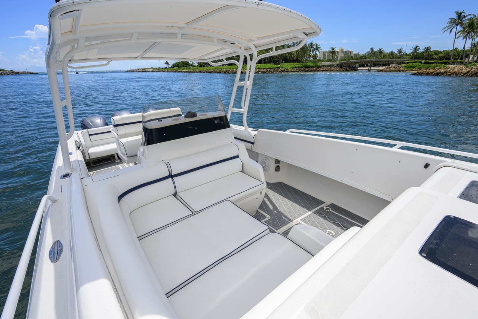 2009 Intrepid 370