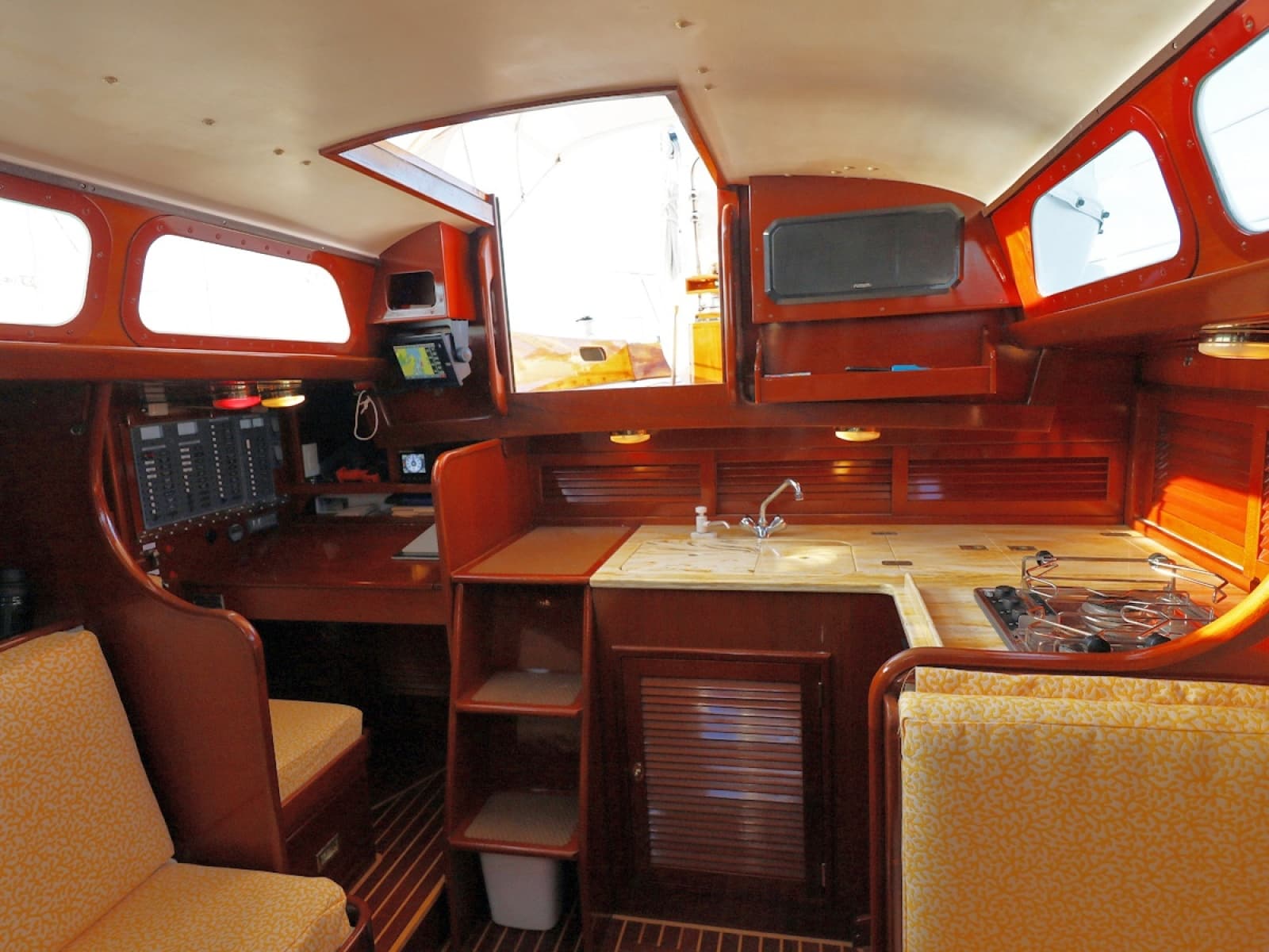Salon Aft
