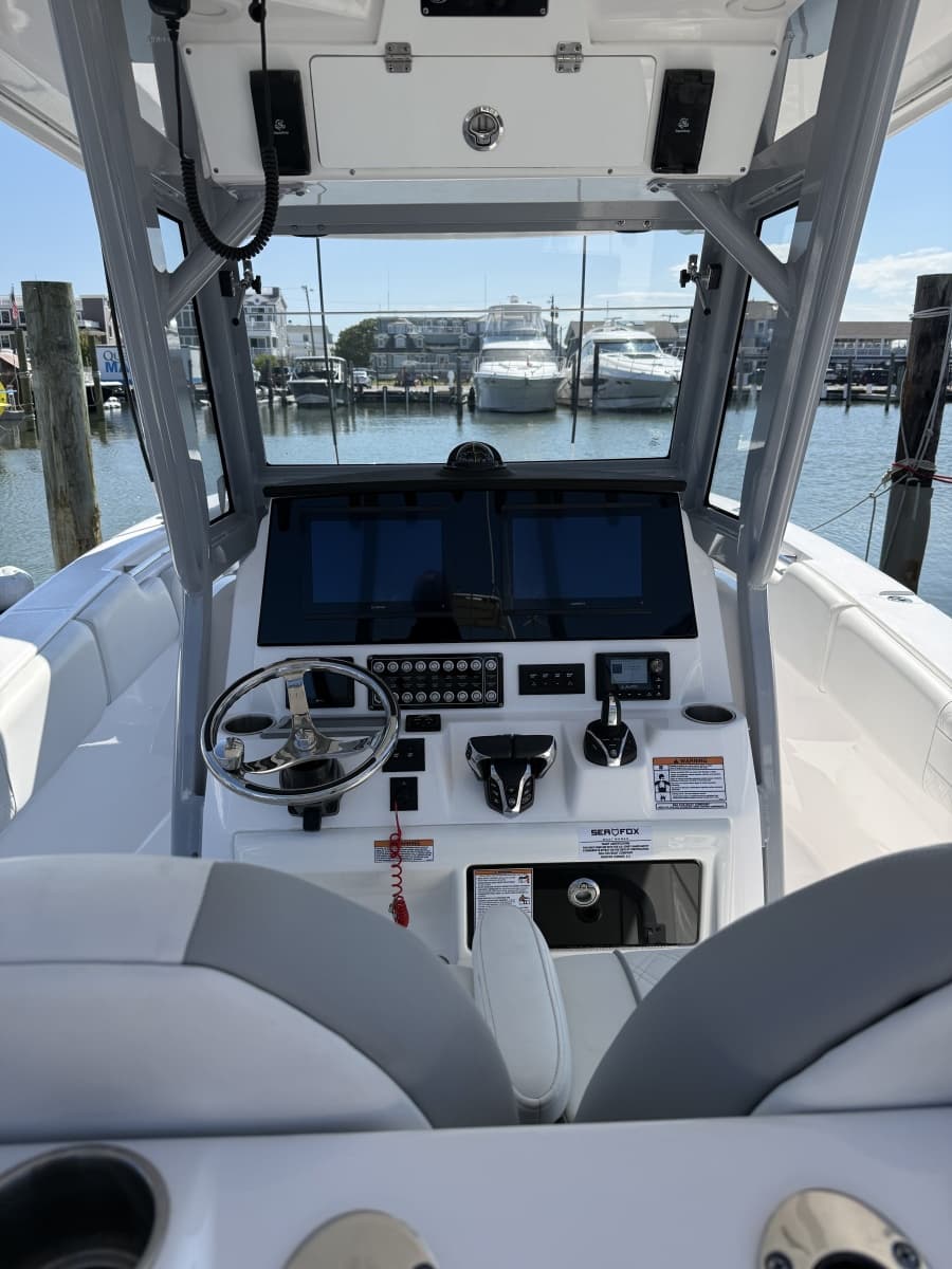 2025 Sea Fox 288 Commander