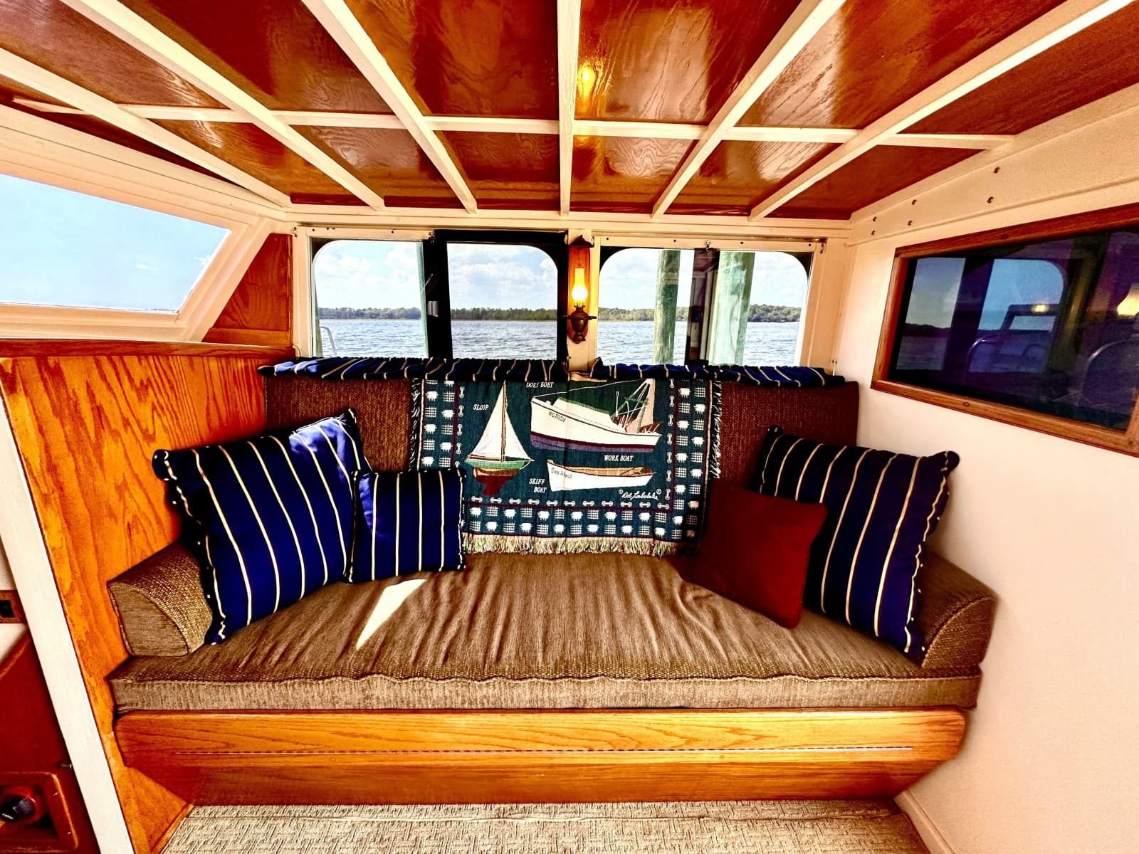 1952 Custom Rose Brothers 32 Flybridge