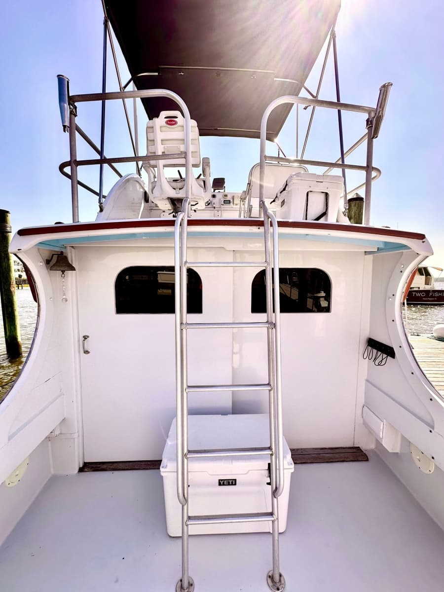 1952 Custom Rose Brothers 32 Flybridge
