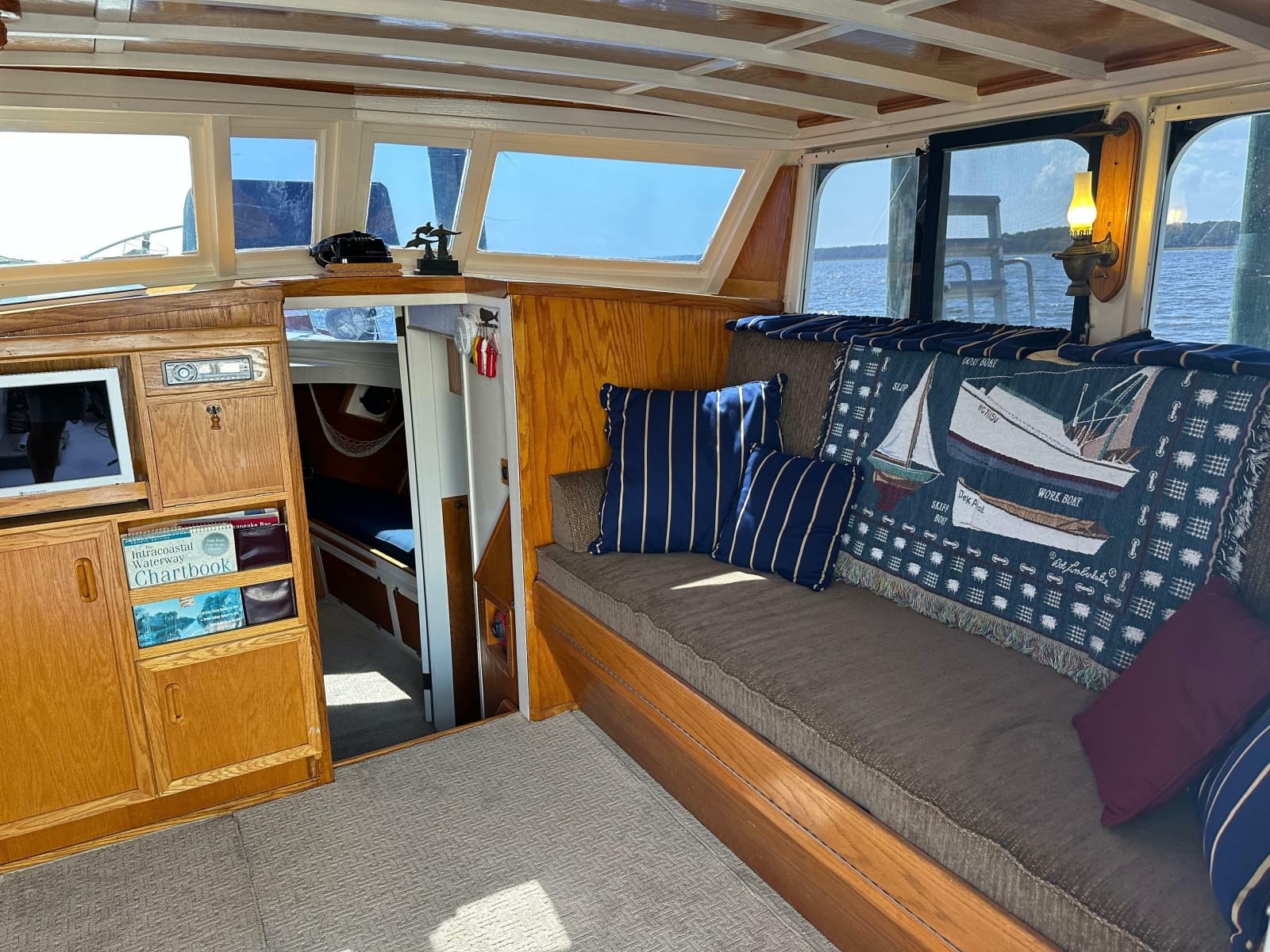 1952 Custom Rose Brothers 32 Flybridge