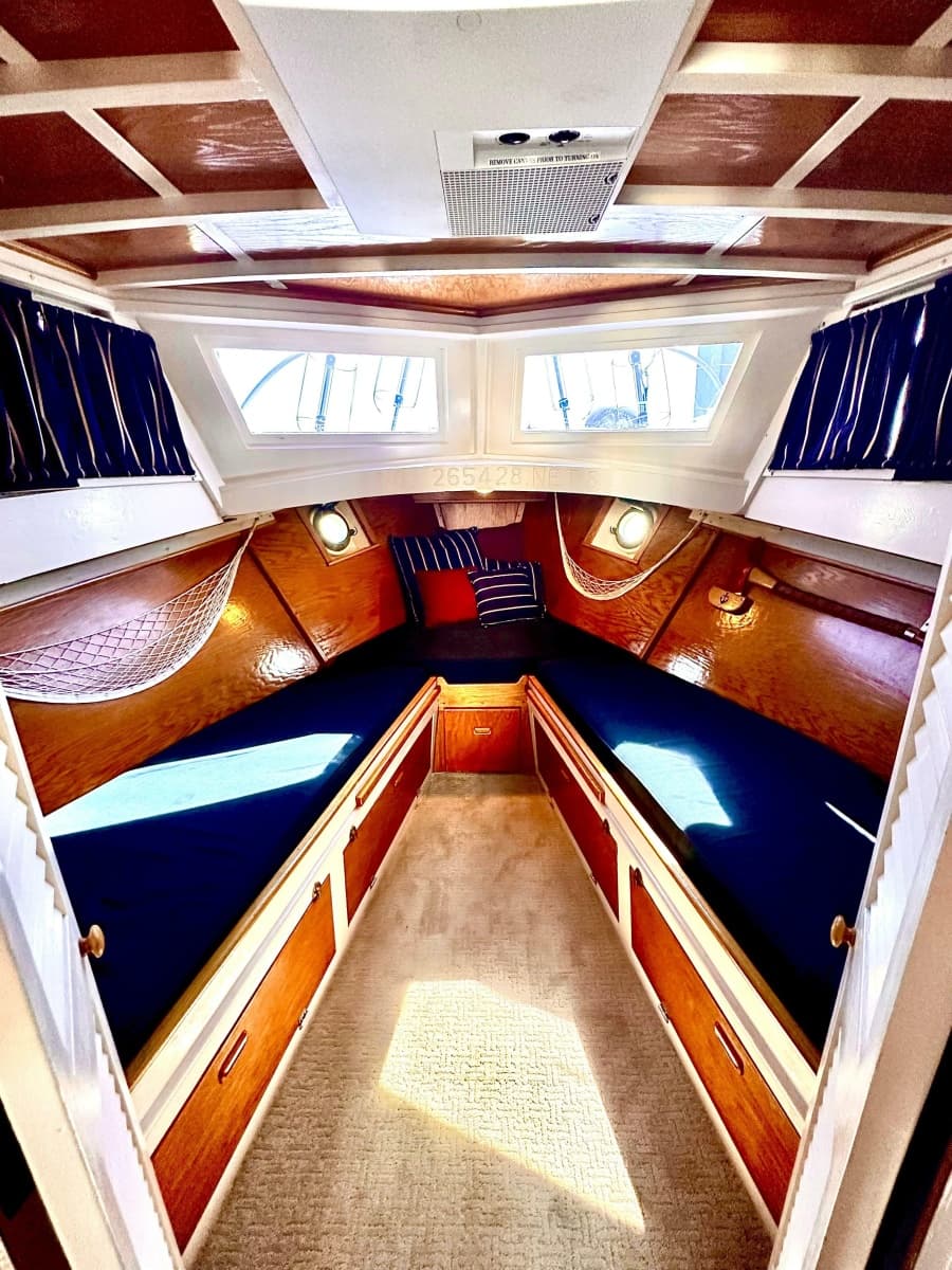 1952 Custom Rose Brothers 32 Flybridge