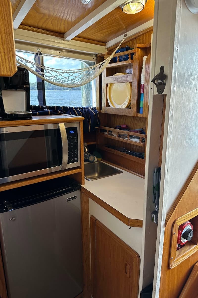 1952 Custom Rose Brothers 32 Flybridge