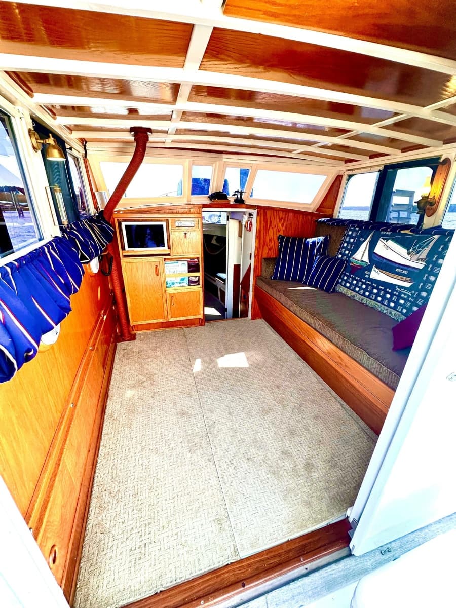 1952 Custom Rose Brothers 32 Flybridge