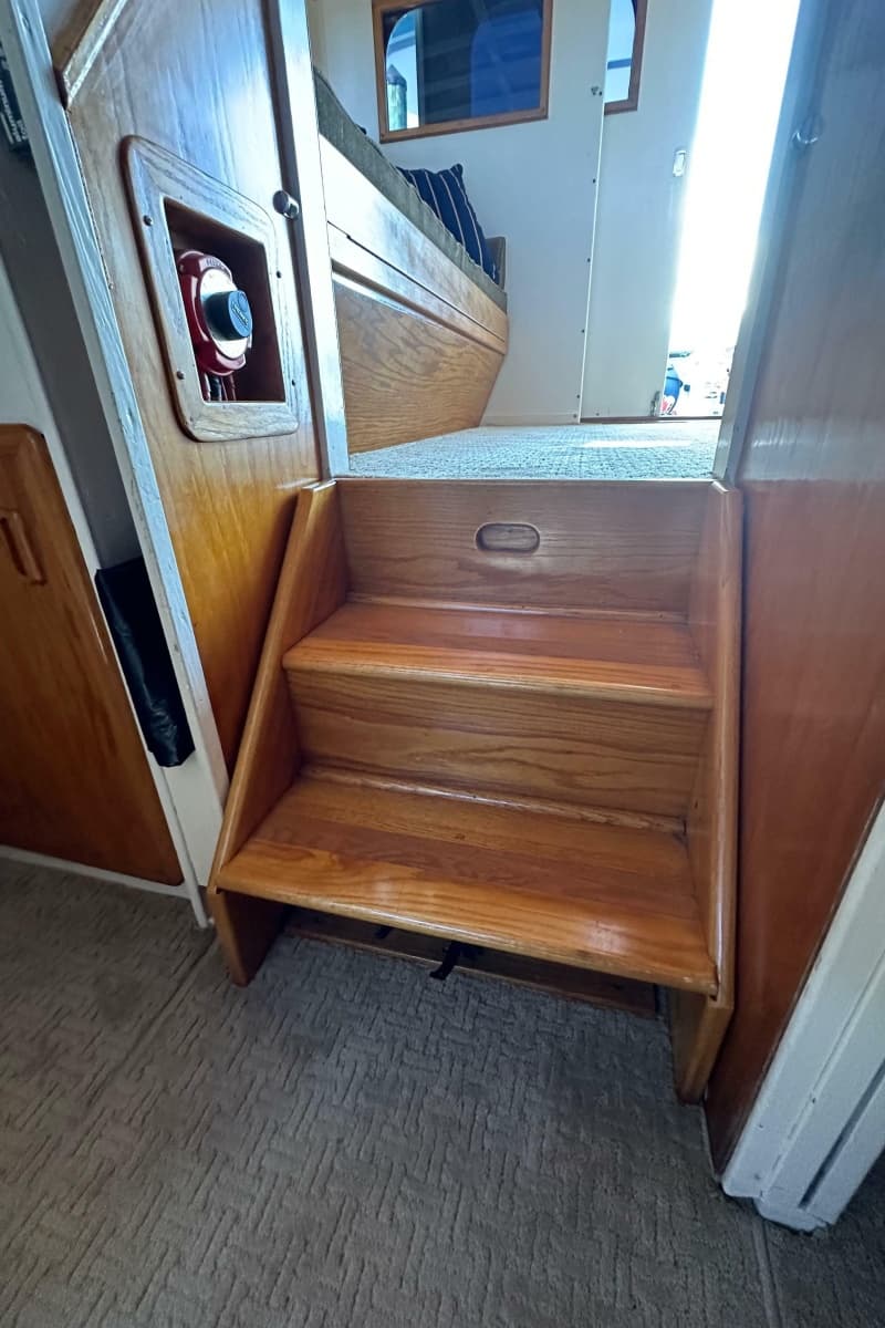 1952 Custom Rose Brothers 32 Flybridge