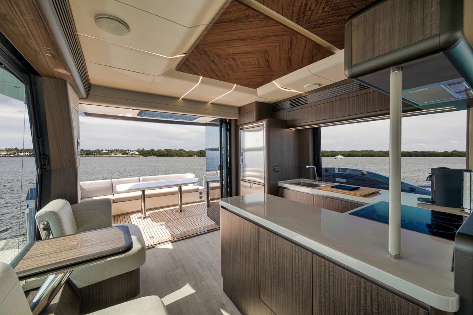 2023 Galeon 