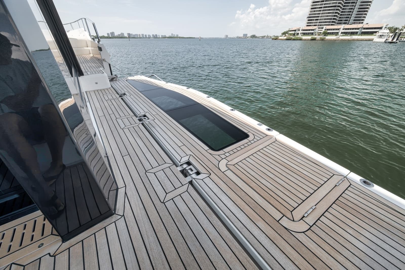 2023 Galeon 